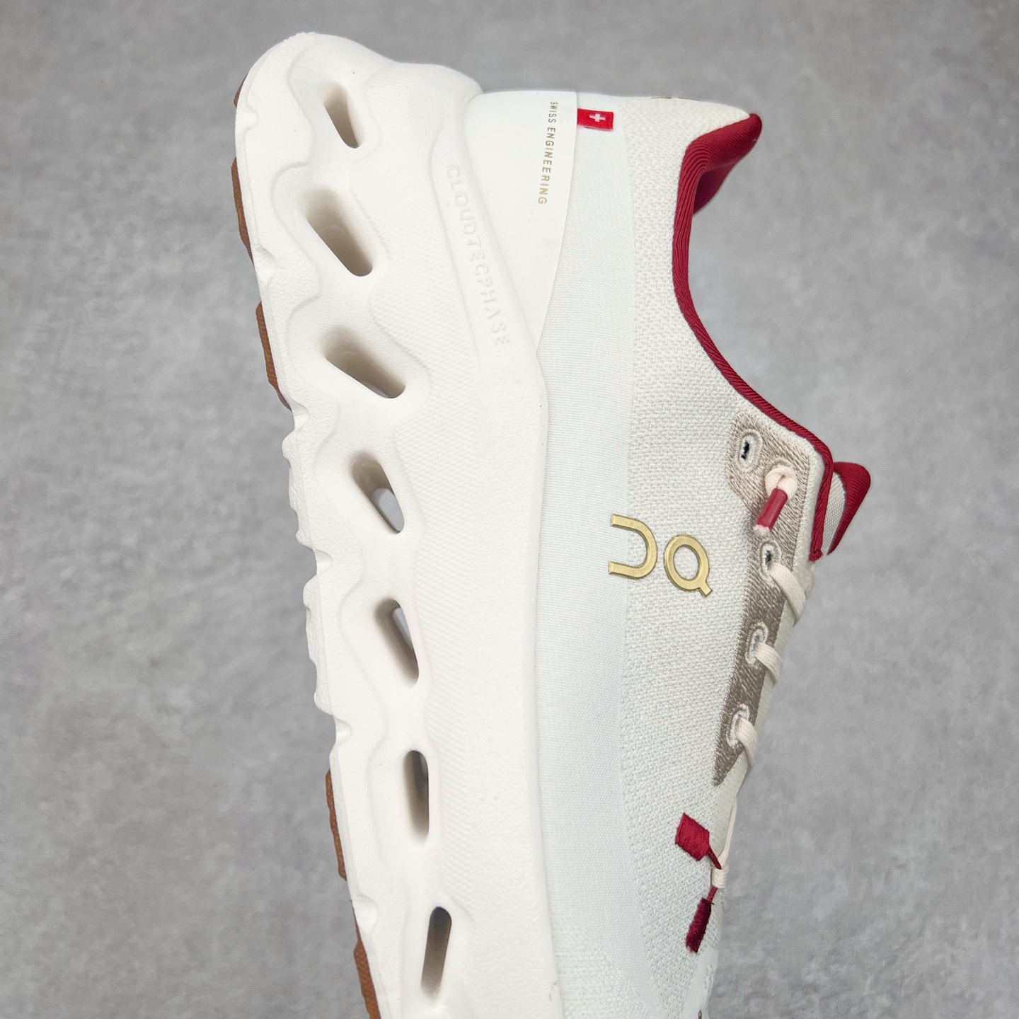 图片[6]-On Cloudmonster 2 昂跑减震生活休闲鞋 此运动品牌 开创于2010年 缓震着陆、强效回弹、轻柔质感的设计构思始终是ON研制关键 与此同时基于“为全球提供革新性的跑步感受”信念 陆续推出了多款跑鞋及其以专业运动人体跑步工程学为设计关键的功能性跑步服饰设备 让跑者不费力气地畅快畅跑 尺码：36 36.5 37.5 38 38.5 39 40 40.5 41 42 42.5 43 44 44.5 45-选品中心