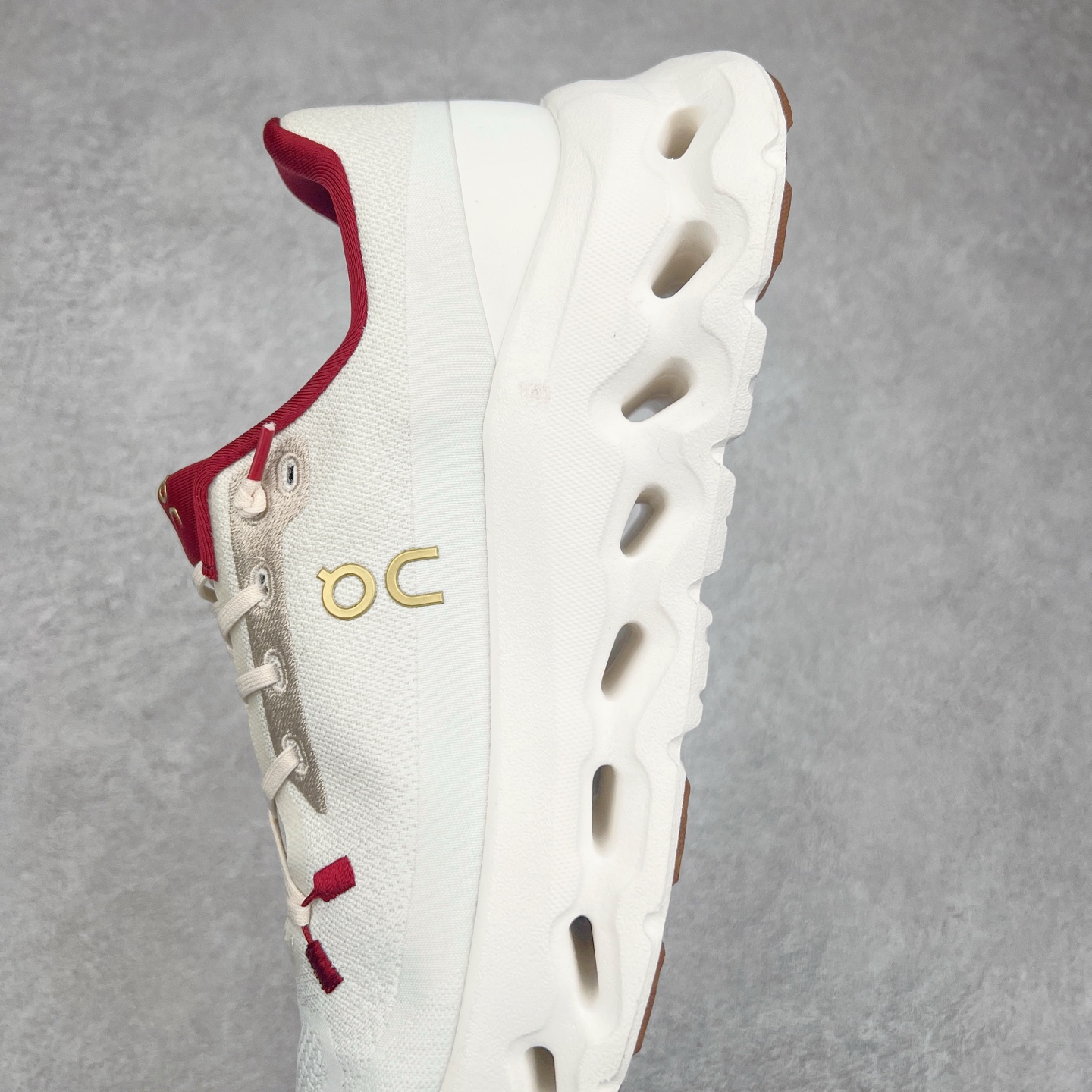 图片[7]-On Cloudmonster 2 昂跑减震生活休闲鞋 此运动品牌 开创于2010年 缓震着陆、强效回弹、轻柔质感的设计构思始终是ON研制关键 与此同时基于“为全球提供革新性的跑步感受”信念 陆续推出了多款跑鞋及其以专业运动人体跑步工程学为设计关键的功能性跑步服饰设备 让跑者不费力气地畅快畅跑 尺码：36 36.5 37.5 38 38.5 39 40 40.5 41 42 42.5 43 44 44.5 45-选品中心