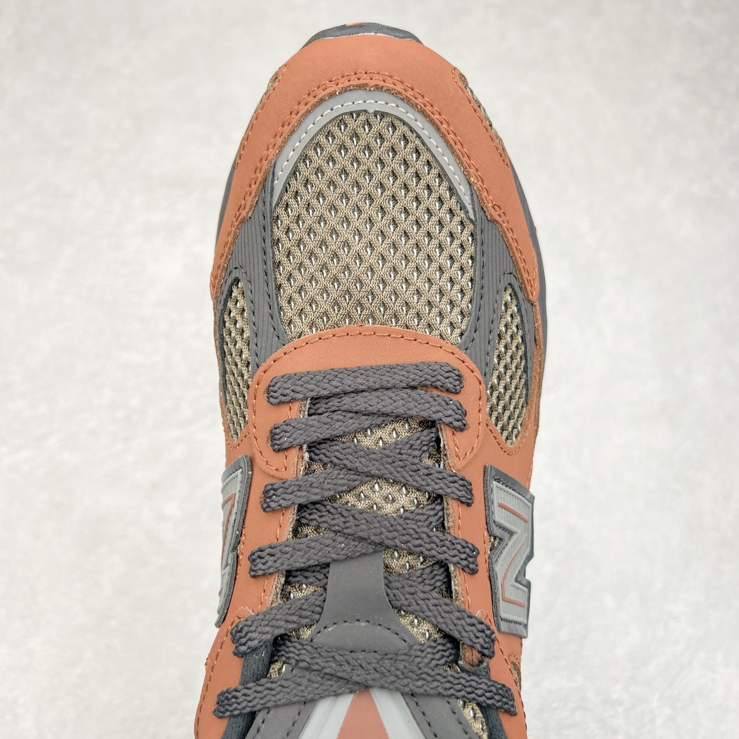 图片[4]-New Balance NB2010系列新百伦经典复古休闲运动板鞋 以ENCAP中底配以升级版 N-ERGY缓震物料 鞋面则采用特色的柔软麂皮搭以NewBalance经典的尼龙网布 低调中还原跑鞋本真 更年轻化的设计理念与材质 让新世代青年得以用全新视角体验经典鞋款的传奇魅力 货号：U2010NB13731 尺码：36 37 37.5 38 38.5 39.5 40 40.5 41.5 42 42.5 43 44-选品中心