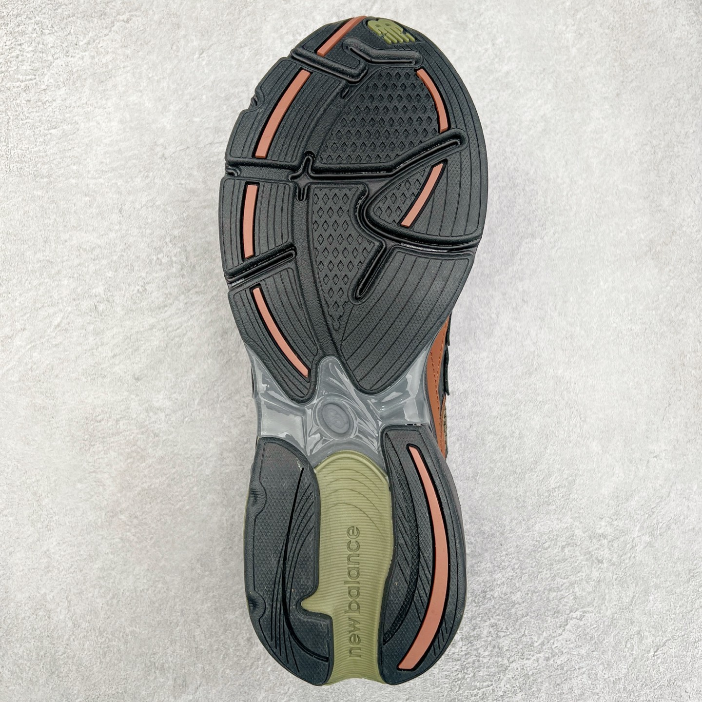 图片[9]-New Balance NB2010系列新百伦经典复古休闲运动板鞋 以ENCAP中底配以升级版 N-ERGY缓震物料 鞋面则采用特色的柔软麂皮搭以NewBalance经典的尼龙网布 低调中还原跑鞋本真 更年轻化的设计理念与材质 让新世代青年得以用全新视角体验经典鞋款的传奇魅力 货号：U2010NB13731 尺码：36 37 37.5 38 38.5 39.5 40 40.5 41.5 42 42.5 43 44-选品中心