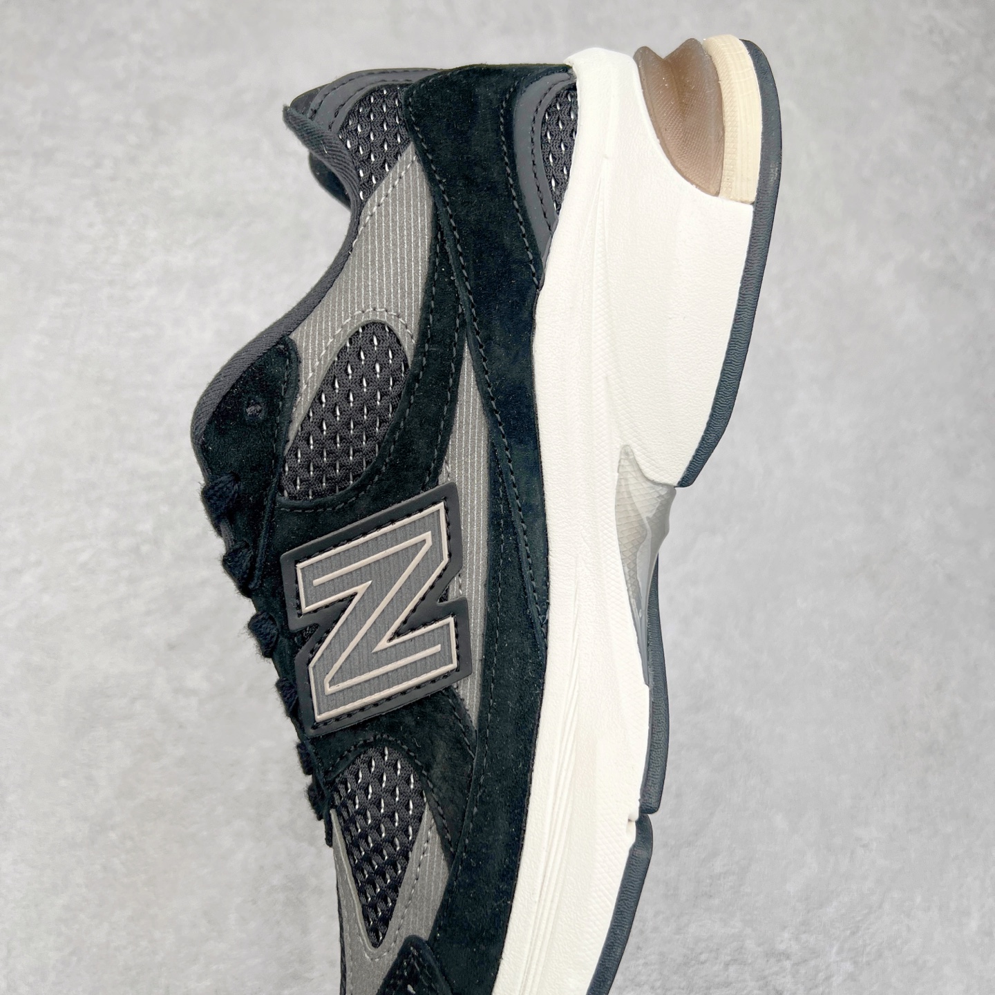 图片[7]-New Balance NB2010系列新百伦经典复古休闲运动板鞋 以ENCAP中底配以升级版 N-ERGY缓震物料 鞋面则采用特色的柔软麂皮搭以NewBalance经典的尼龙网布 低调中还原跑鞋本真 更年轻化的设计理念与材质 让新世代青年得以用全新视角体验经典鞋款的传奇魅力 货号：U2010NB13731 尺码：36 37 37.5 38 38.5 39.5 40 40.5 41.5 42 42.5 43 44-选品中心