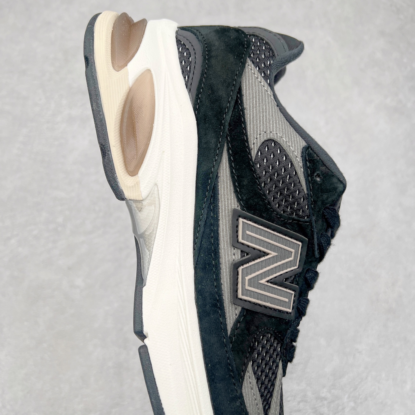 图片[6]-New Balance NB2010系列新百伦经典复古休闲运动板鞋 以ENCAP中底配以升级版 N-ERGY缓震物料 鞋面则采用特色的柔软麂皮搭以NewBalance经典的尼龙网布 低调中还原跑鞋本真 更年轻化的设计理念与材质 让新世代青年得以用全新视角体验经典鞋款的传奇魅力 货号：U2010NB13731 尺码：36 37 37.5 38 38.5 39.5 40 40.5 41.5 42 42.5 43 44-选品中心