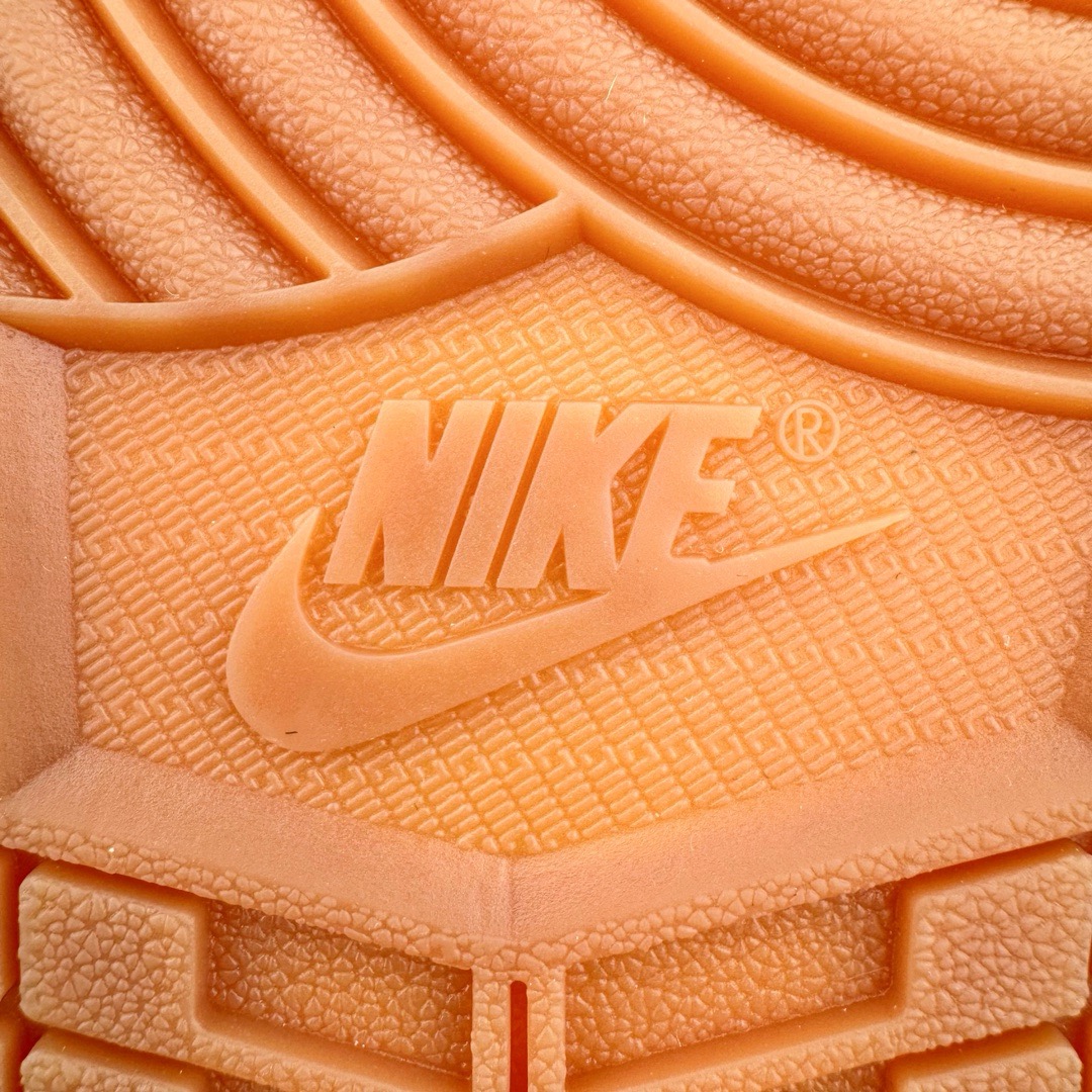 图片[18]-＃LJ渠道版 Travis Scott x Air Jordan AJ1 Low OG SP TS联名倒钩8.0低帮 黄蓝色 DZ4137-700 原盒原配 原厂拉帮工艺 针距密度一致 全新升级网板中底 原楦原纸板开发 后跟弧度收口自然不对折 极致一眼正品既视感 原厂皮料 进口玻璃冲刀皮料裁剪零毛边 承诺百分百一致原鞋 全鞋电脑针车工艺 鞋面清洁度最高QC检验标准 控制溢胶 原厂电绣工艺 鞋标鞋盒、防尘纸 均采购来自原厂 尺码：36 36.5 37.5 38 38.5 39 40 40.5 41 42 42.5 43 44 44.5 45 46 47.5-选品中心