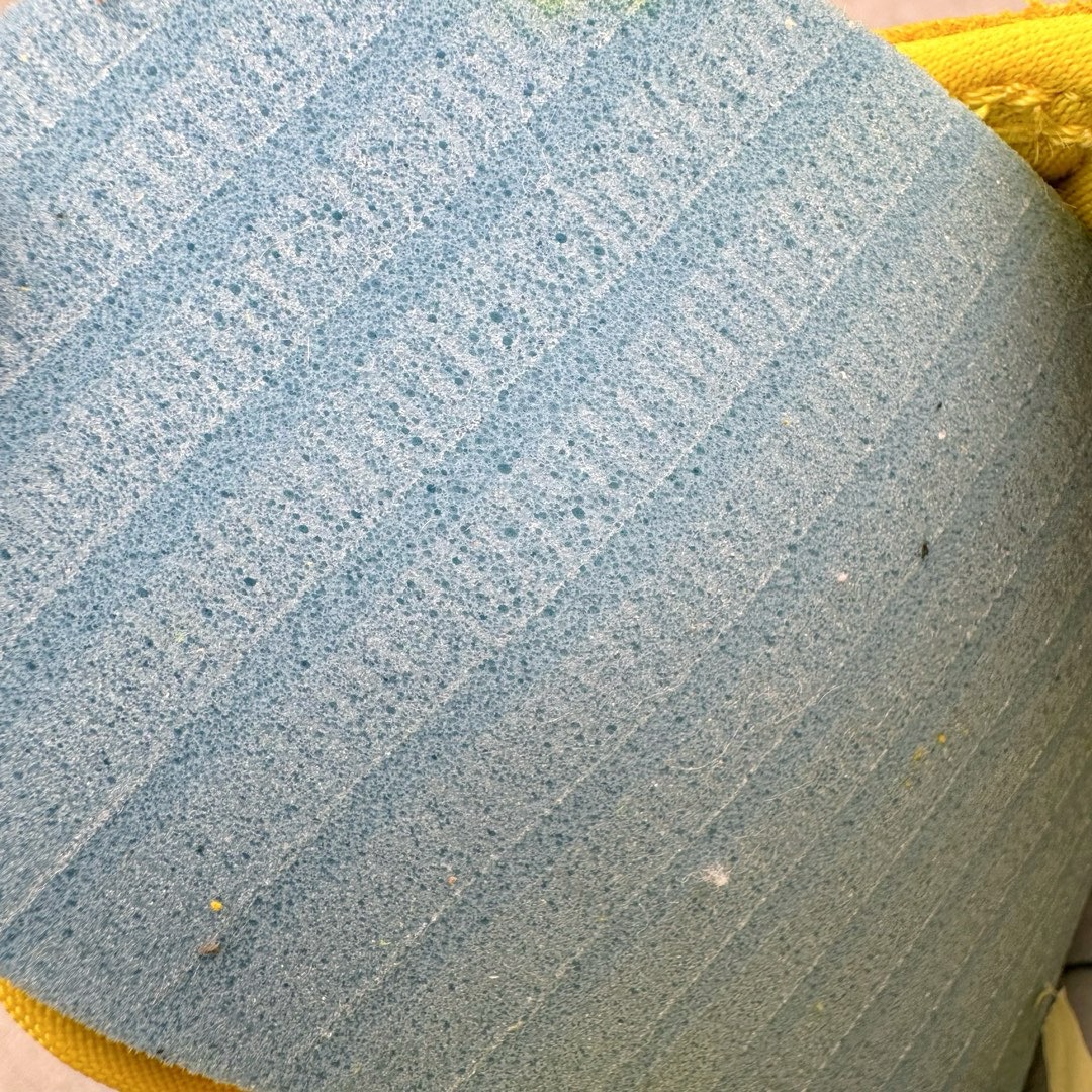 图片[17]-＃LJ渠道版 Travis Scott x Air Jordan AJ1 Low OG SP TS联名倒钩8.0低帮 黄蓝色 DZ4137-700 原盒原配 原厂拉帮工艺 针距密度一致 全新升级网板中底 原楦原纸板开发 后跟弧度收口自然不对折 极致一眼正品既视感 原厂皮料 进口玻璃冲刀皮料裁剪零毛边 承诺百分百一致原鞋 全鞋电脑针车工艺 鞋面清洁度最高QC检验标准 控制溢胶 原厂电绣工艺 鞋标鞋盒、防尘纸 均采购来自原厂 尺码：36 36.5 37.5 38 38.5 39 40 40.5 41 42 42.5 43 44 44.5 45 46 47.5-选品中心