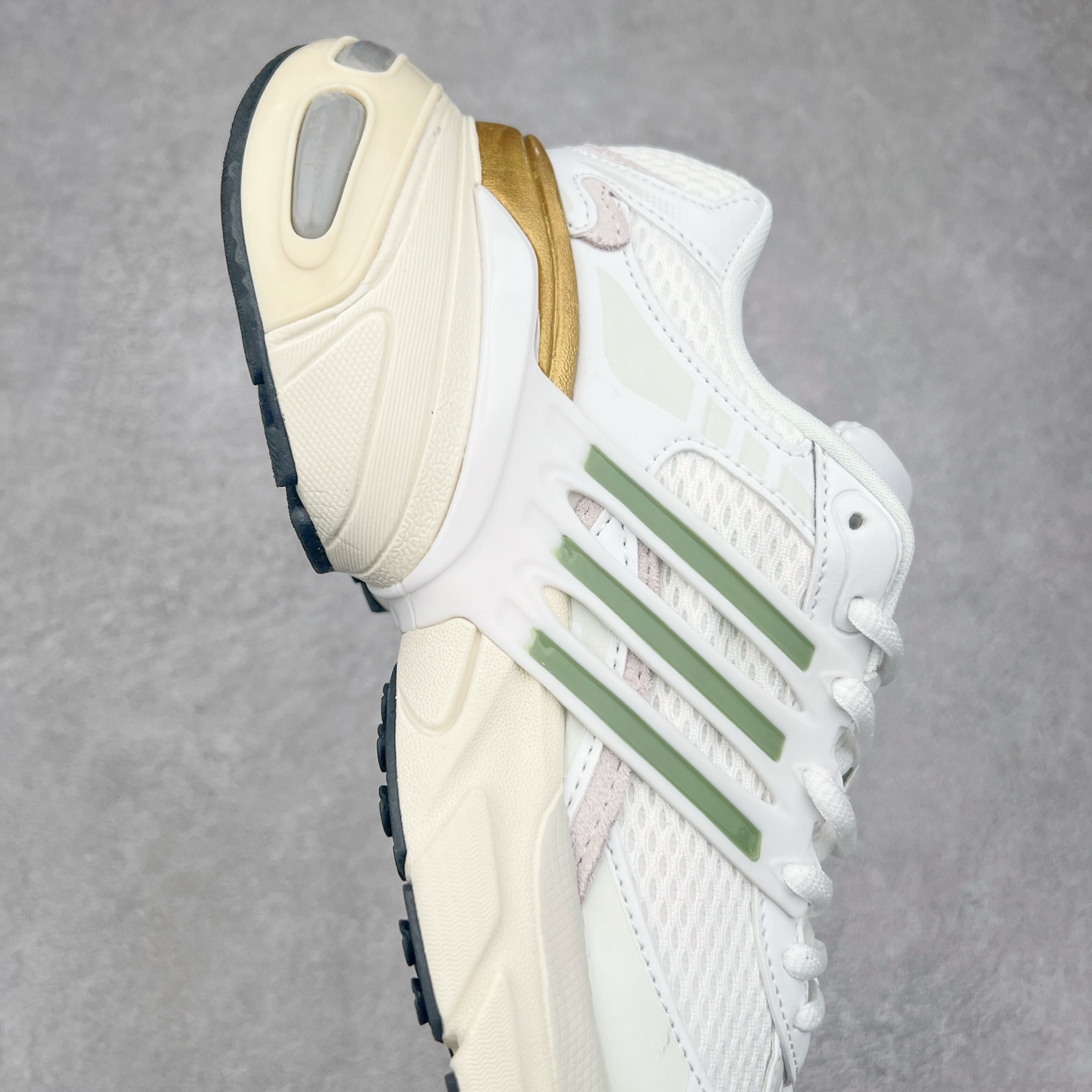 图片[6]-AD Originals ADISTAR XLG 潮流前卫科技休闲运动老爹鞋 IH3883 未来科技主义线条勾勒前卫张力 呈现饱满立体的3D感鞋身 浑厚中底搭载轻薄橡胶外底 皮革鞋面配合织物衬里 舒适脚感时刻在线交叉饰面错落点缀 跨越时代经典 科技潮感进阶 多元层次尽显 激活潮搭灵感 演绎先锋美学 在纪元暮光中开启潮酷新型态 尺码：35.5 36 36.5 37.5 38 38.5 39 40 40.5 41 42 42.5 43 44 44.5 45-选品中心