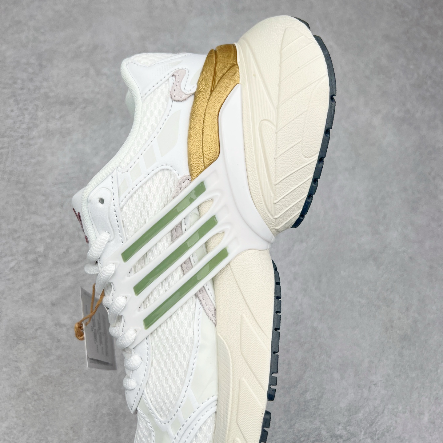 图片[7]-AD Originals ADISTAR XLG 潮流前卫科技休闲运动老爹鞋 IH3883 未来科技主义线条勾勒前卫张力 呈现饱满立体的3D感鞋身 浑厚中底搭载轻薄橡胶外底 皮革鞋面配合织物衬里 舒适脚感时刻在线交叉饰面错落点缀 跨越时代经典 科技潮感进阶 多元层次尽显 激活潮搭灵感 演绎先锋美学 在纪元暮光中开启潮酷新型态 尺码：35.5 36 36.5 37.5 38 38.5 39 40 40.5 41 42 42.5 43 44 44.5 45-选品中心