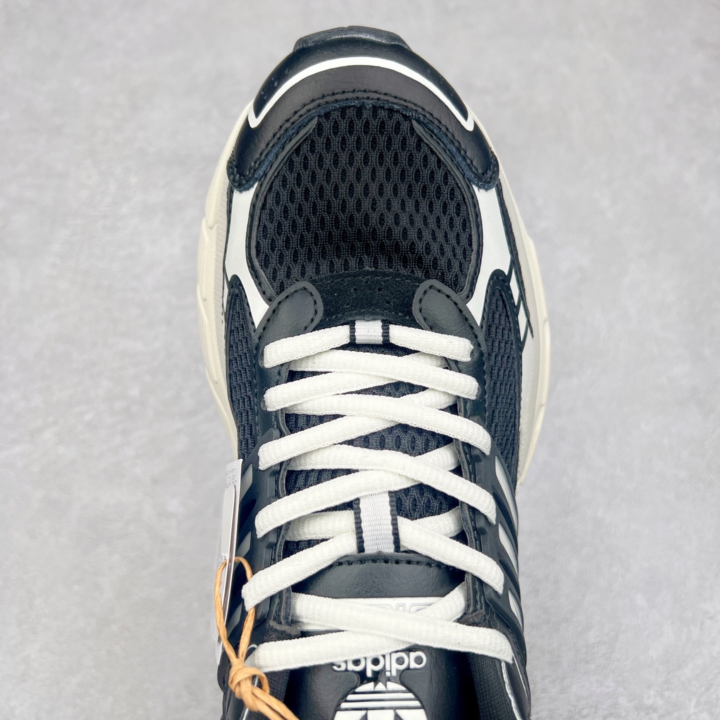 图片[4]-AD Originals ADISTAR XLG 潮流前卫科技休闲运动老爹鞋 IH3881 未来科技主义线条勾勒前卫张力 呈现饱满立体的3D感鞋身 浑厚中底搭载轻薄橡胶外底 皮革鞋面配合织物衬里 舒适脚感时刻在线交叉饰面错落点缀 跨越时代经典 科技潮感进阶 多元层次尽显 激活潮搭灵感 演绎先锋美学 在纪元暮光中开启潮酷新型态 尺码：35.5 36 36.5 37.5 38 38.5 39 40 40.5 41 42 42.5 43 44 44.5 45-选品中心