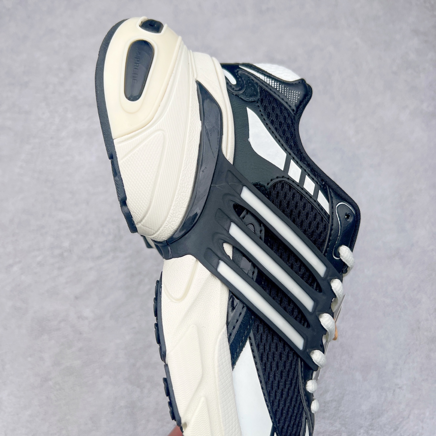 图片[6]-AD Originals ADISTAR XLG 潮流前卫科技休闲运动老爹鞋 IH3881 未来科技主义线条勾勒前卫张力 呈现饱满立体的3D感鞋身 浑厚中底搭载轻薄橡胶外底 皮革鞋面配合织物衬里 舒适脚感时刻在线交叉饰面错落点缀 跨越时代经典 科技潮感进阶 多元层次尽显 激活潮搭灵感 演绎先锋美学 在纪元暮光中开启潮酷新型态 尺码：35.5 36 36.5 37.5 38 38.5 39 40 40.5 41 42 42.5 43 44 44.5 45-选品中心