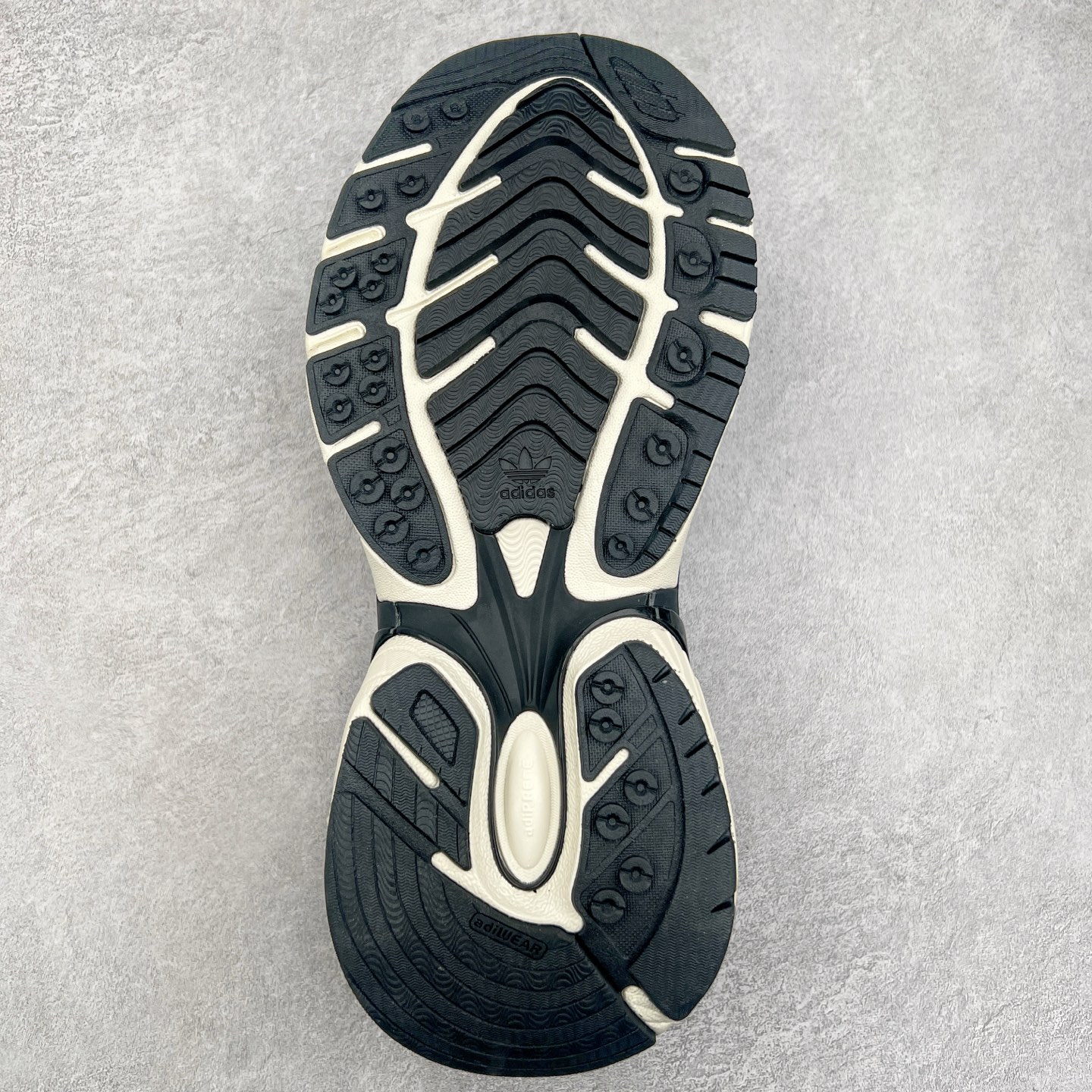 图片[9]-AD Originals ADISTAR XLG 潮流前卫科技休闲运动老爹鞋 IH3881 未来科技主义线条勾勒前卫张力 呈现饱满立体的3D感鞋身 浑厚中底搭载轻薄橡胶外底 皮革鞋面配合织物衬里 舒适脚感时刻在线交叉饰面错落点缀 跨越时代经典 科技潮感进阶 多元层次尽显 激活潮搭灵感 演绎先锋美学 在纪元暮光中开启潮酷新型态 尺码：35.5 36 36.5 37.5 38 38.5 39 40 40.5 41 42 42.5 43 44 44.5 45-选品中心