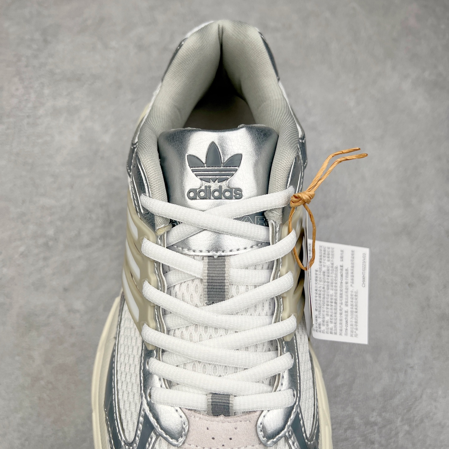 图片[5]-AD Originals ADISTAR XLG 潮流前卫科技休闲运动老爹鞋 IH3882 未来科技主义线条勾勒前卫张力 呈现饱满立体的3D感鞋身 浑厚中底搭载轻薄橡胶外底 皮革鞋面配合织物衬里 舒适脚感时刻在线交叉饰面错落点缀 跨越时代经典 科技潮感进阶 多元层次尽显 激活潮搭灵感 演绎先锋美学 在纪元暮光中开启潮酷新型态 尺码：35.5 36 36.5 37.5 38 38.5 39 40 40.5 41 42 42.5 43 44 44.5 45-选品中心