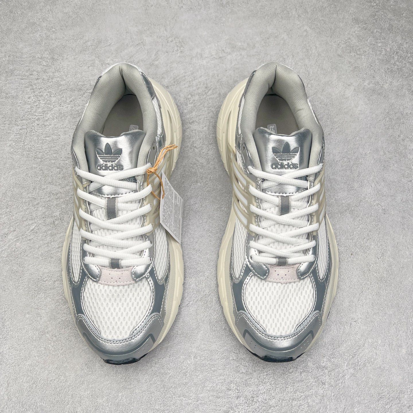 图片[2]-AD Originals ADISTAR XLG 潮流前卫科技休闲运动老爹鞋 IH3882 未来科技主义线条勾勒前卫张力 呈现饱满立体的3D感鞋身 浑厚中底搭载轻薄橡胶外底 皮革鞋面配合织物衬里 舒适脚感时刻在线交叉饰面错落点缀 跨越时代经典 科技潮感进阶 多元层次尽显 激活潮搭灵感 演绎先锋美学 在纪元暮光中开启潮酷新型态 尺码：35.5 36 36.5 37.5 38 38.5 39 40 40.5 41 42 42.5 43 44 44.5 45-选品中心