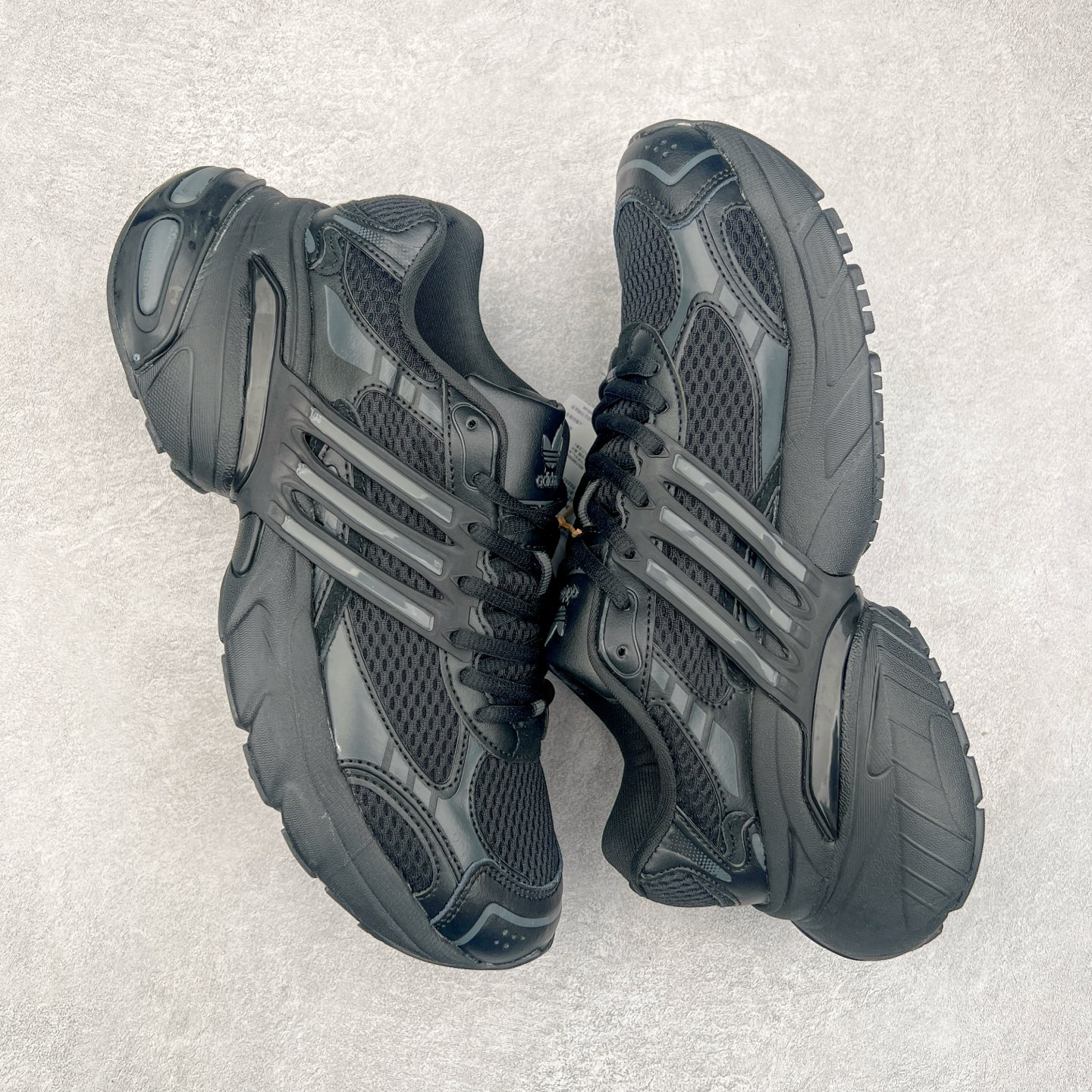 图片[3]-AD Originals ADISTAR XLG 潮流前卫科技休闲运动老爹鞋 IH3884 未来科技主义线条勾勒前卫张力 呈现饱满立体的3D感鞋身 浑厚中底搭载轻薄橡胶外底 皮革鞋面配合织物衬里 舒适脚感时刻在线交叉饰面错落点缀 跨越时代经典 科技潮感进阶 多元层次尽显 激活潮搭灵感 演绎先锋美学 在纪元暮光中开启潮酷新型态 尺码：35.5 36 36.5 37.5 38 38.5 39 40 40.5 41 42 42.5 43 44 44.5 45-选品中心