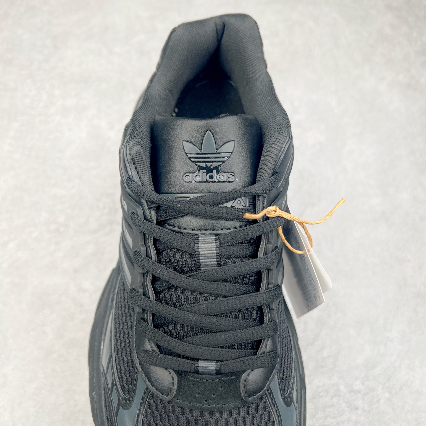 图片[4]-AD Originals ADISTAR XLG 潮流前卫科技休闲运动老爹鞋 IH3884 未来科技主义线条勾勒前卫张力 呈现饱满立体的3D感鞋身 浑厚中底搭载轻薄橡胶外底 皮革鞋面配合织物衬里 舒适脚感时刻在线交叉饰面错落点缀 跨越时代经典 科技潮感进阶 多元层次尽显 激活潮搭灵感 演绎先锋美学 在纪元暮光中开启潮酷新型态 尺码：35.5 36 36.5 37.5 38 38.5 39 40 40.5 41 42 42.5 43 44 44.5 45-选品中心