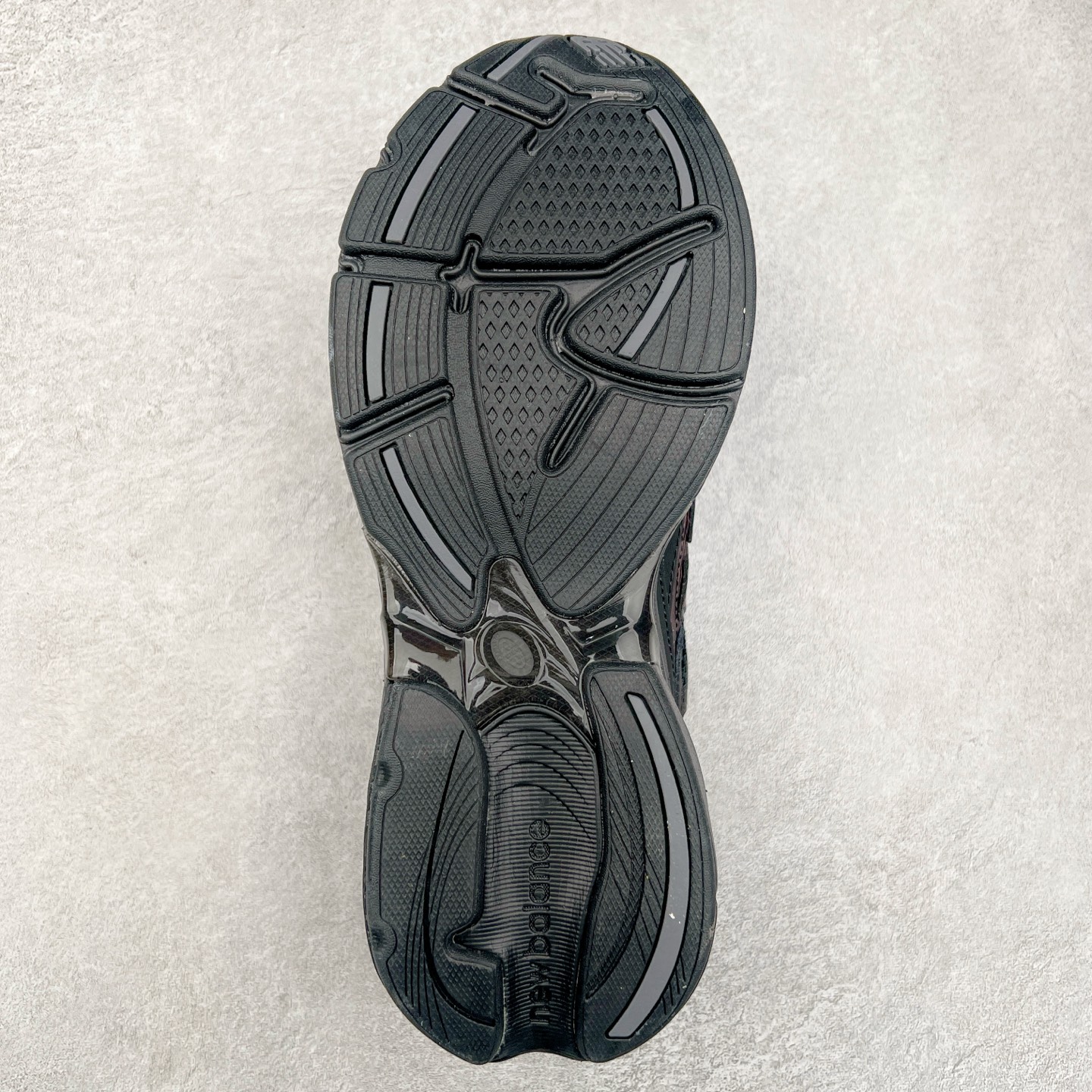 图片[9]-New Balance NB2010系列新百伦经典复古休闲运动板鞋 以ENCAP中底配以升级版 N-ERGY缓震物料 鞋面则采用特色的柔软麂皮搭以NewBalance经典的尼龙网布 低调中还原跑鞋本真 更年轻化的设计理念与材质 让新世代青年得以用全新视角体验经典鞋款的传奇魅力 货号：U2010NB13731 尺码：36 37 37.5 38 38.5 39.5 40 40.5 41.5 42 42.5 43 44-选品中心