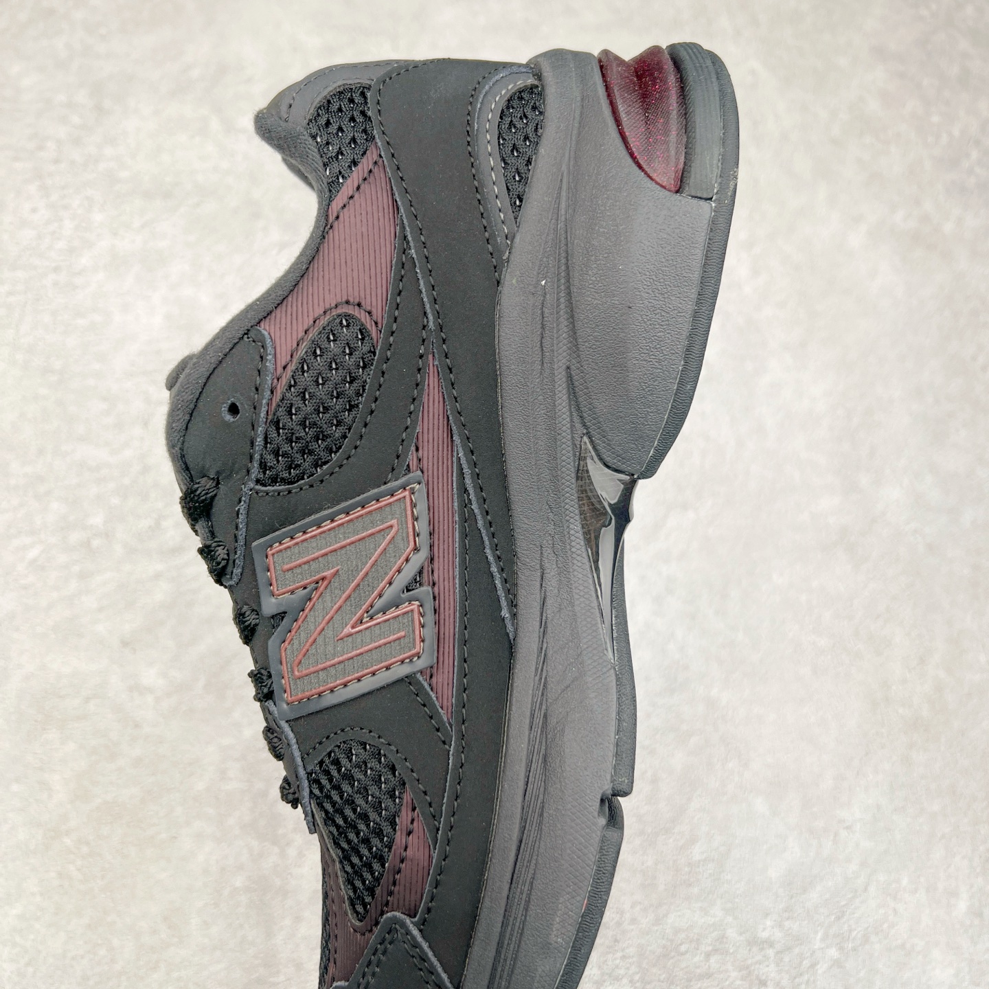 图片[7]-New Balance NB2010系列新百伦经典复古休闲运动板鞋 以ENCAP中底配以升级版 N-ERGY缓震物料 鞋面则采用特色的柔软麂皮搭以NewBalance经典的尼龙网布 低调中还原跑鞋本真 更年轻化的设计理念与材质 让新世代青年得以用全新视角体验经典鞋款的传奇魅力 货号：U2010NB13731 尺码：36 37 37.5 38 38.5 39.5 40 40.5 41.5 42 42.5 43 44-选品中心