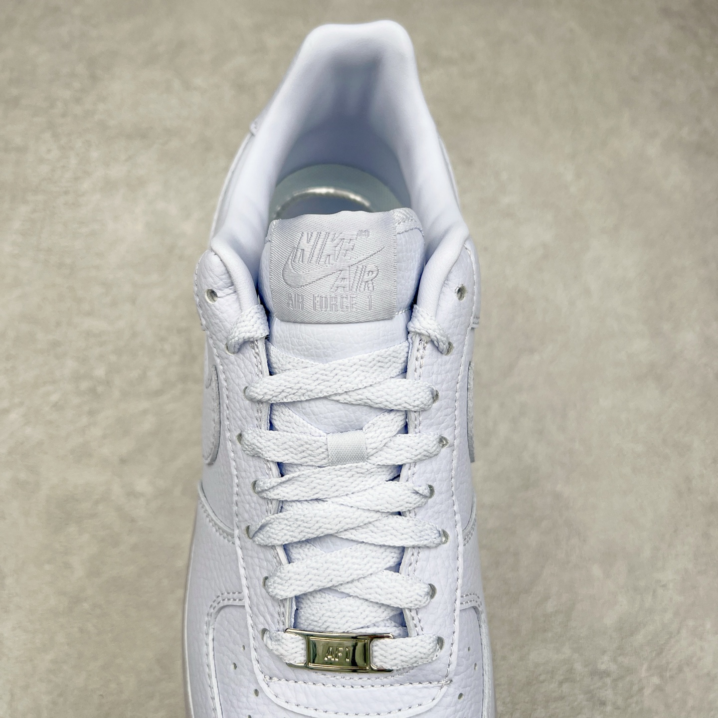 图片[5]-NK Air Force 1´07 Low 空军一号低帮百搭休闲运动板鞋 CZ8065-500 柔软、弹性十足的缓震性能和出色的中底设计 横跨复古与现代的外型结合 造就出风靡全球 三十多年的Force 1 直到今天还深受青睐 尺码：36 36.5 37.5 38 38.5 39 40 40.5 41 42 42.5 43 44 44.5 45-选品中心