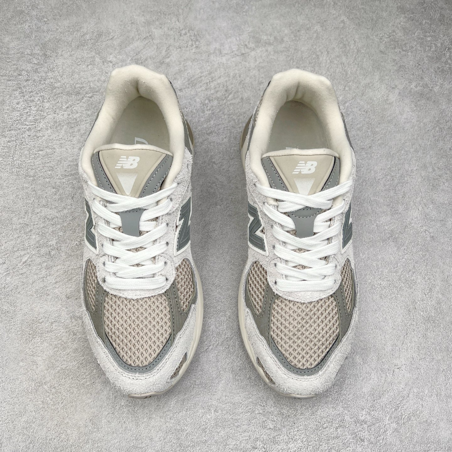 图片[2]-New Balance NB2010系列新百伦经典复古休闲运动板鞋 以ENCAP中底配以升级版 N-ERGY缓震物料 鞋面则采用特色的柔软麂皮搭以NewBalance经典的尼龙网布 低调中还原跑鞋本真 更年轻化的设计理念与材质 让新世代青年得以用全新视角体验经典鞋款的传奇魅力 货号：U2010NB13731 尺码：36 37 37.5 38 38.5 39.5 40 40.5 41.5 42 42.5 43 44-选品中心