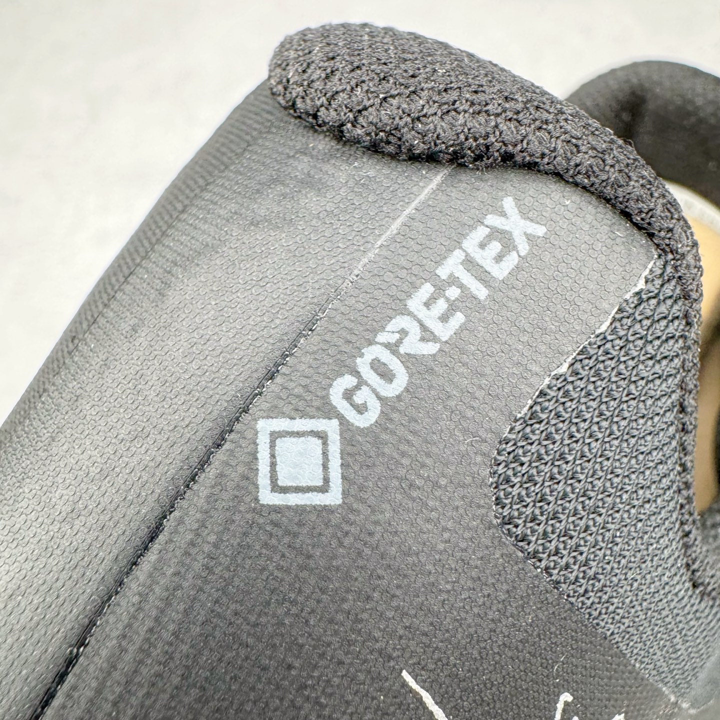 图片[15]-＃TZD特供 Arcteryx Norvan LD 3 Gore-Tex 始祖鸟系列长距离越野登山徒步户外防水多功能运动跑鞋 台州原厂独家原底面配置 全套原厂生产指令加持 原厂特供Vibram外底 防水弹力尼龙布 外层热压TPU鞋面 随意纵横 内外盒标包装纸鞋带配件均同步公司 完美拉帮中底带钢印 仅服务市场百分之五高端客户 公司一样的东西 放心开冲 外贸 零售 裸鞋 渠道货 随意操作 承诺半个月内开胶直接换新 尺码同步官方：39.5 40 40.5 41 42 42.5 43 44 44.5 45-选品中心