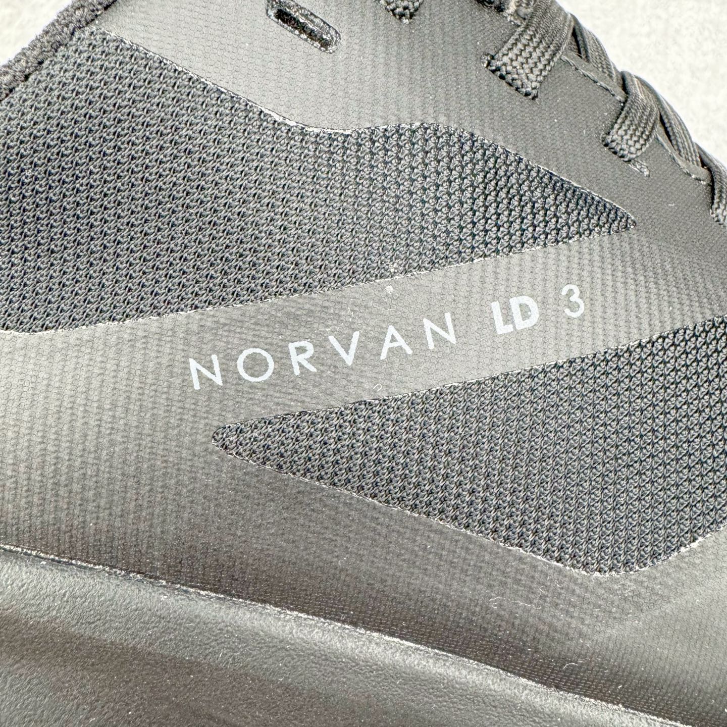 图片[12]-＃TZD特供 Arcteryx Norvan LD 3 Gore-Tex 始祖鸟系列长距离越野登山徒步户外防水多功能运动跑鞋 台州原厂独家原底面配置 全套原厂生产指令加持 原厂特供Vibram外底 防水弹力尼龙布 外层热压TPU鞋面 随意纵横 内外盒标包装纸鞋带配件均同步公司 完美拉帮中底带钢印 仅服务市场百分之五高端客户 公司一样的东西 放心开冲 外贸 零售 裸鞋 渠道货 随意操作 承诺半个月内开胶直接换新 尺码同步官方：39.5 40 40.5 41 42 42.5 43 44 44.5 45-选品中心