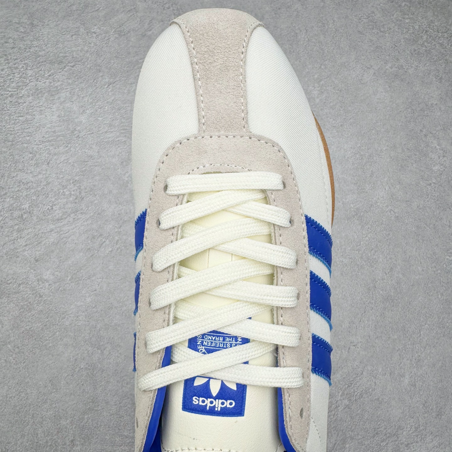 图片[4]-AD Originals Tokyo 东京限定系列复古百搭薄底德训风低帮休闲运动T头鞋 JP9704 ORIGINALS 挖掘复古运动基因，文 将经典与现代完美融合，推出薄底鞋系列，引起潮流趋势。此次COSTS带来的是ADIDAS ORIGINALS TOKYO系列黑白两款百搭配色，鞋款鞋面舒适贴合脚面， 同时采用柔软材质，穿着轻便舒适；中底缓震性能，鞋底有一定弹性，日常穿搭舒适且防滑。尺码：35⅔ 36 36⅔ 37⅓ 38 38⅔ 39⅓ 40 40⅔ 41⅓ 42 42⅔ 43⅓ 44 45-选品中心