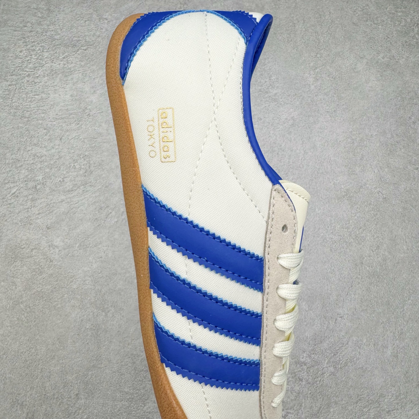 图片[6]-AD Originals Tokyo 东京限定系列复古百搭薄底德训风低帮休闲运动T头鞋 JP9704 ORIGINALS 挖掘复古运动基因，文 将经典与现代完美融合，推出薄底鞋系列，引起潮流趋势。此次COSTS带来的是ADIDAS ORIGINALS TOKYO系列黑白两款百搭配色，鞋款鞋面舒适贴合脚面， 同时采用柔软材质，穿着轻便舒适；中底缓震性能，鞋底有一定弹性，日常穿搭舒适且防滑。尺码：35⅔ 36 36⅔ 37⅓ 38 38⅔ 39⅓ 40 40⅔ 41⅓ 42 42⅔ 43⅓ 44 45-选品中心