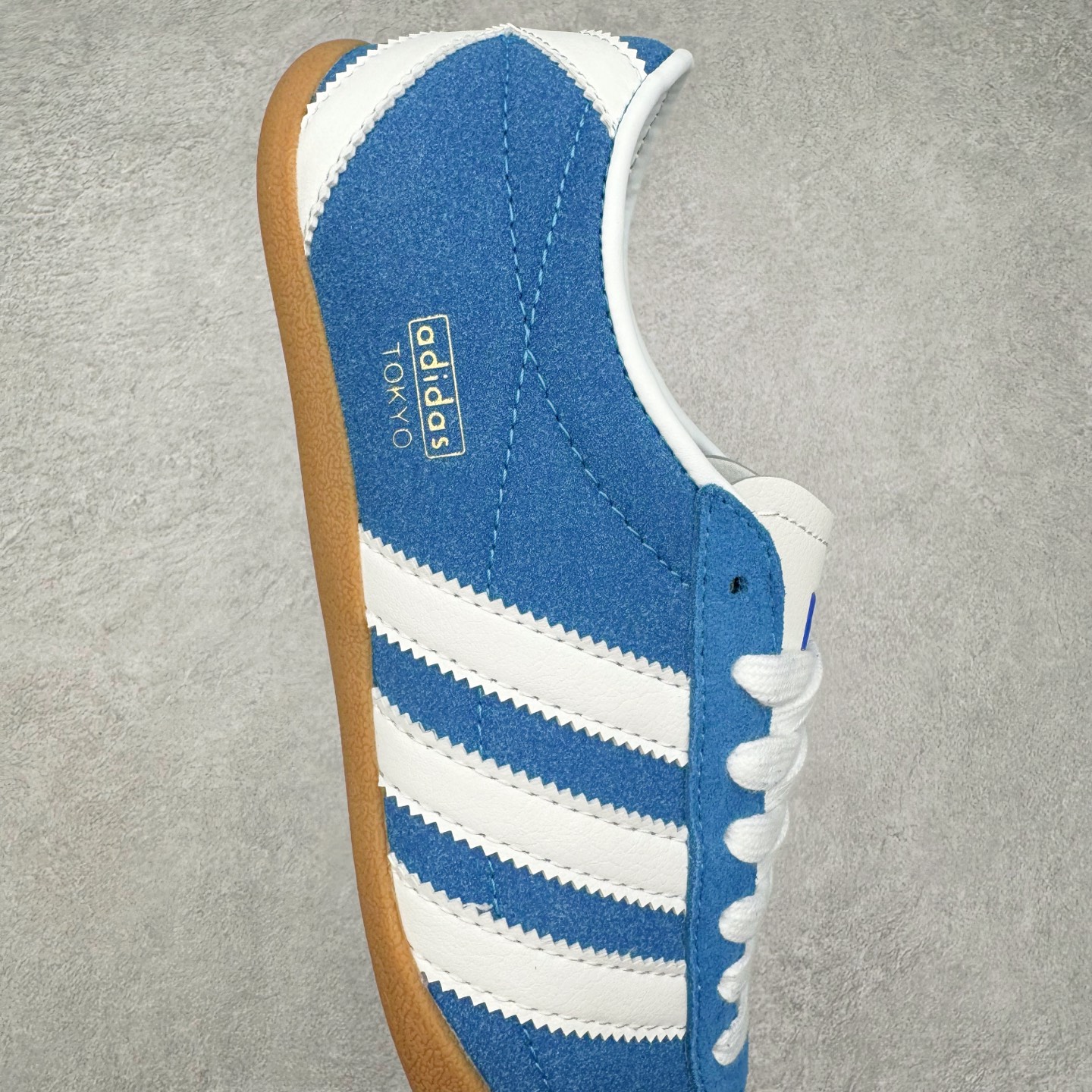 图片[6]-AD Originals Tokyo 东京限定系列复古百搭薄底德训风低帮休闲运动T头鞋 JI0179 ORIGINALS 挖掘复古运动基因，文 将经典与现代完美融合，推出薄底鞋系列，引起潮流趋势。此次COSTS带来的是ADIDAS ORIGINALS TOKYO系列黑白两款百搭配色，鞋款鞋面舒适贴合脚面， 同时采用柔软材质，穿着轻便舒适；中底缓震性能，鞋底有一定弹性，日常穿搭舒适且防滑。尺码：35⅔ 36 36⅔ 37⅓ 38 38⅔ 39⅓ 40 40⅔ 41⅓ 42 42⅔ 43⅓ 44 45-选品中心