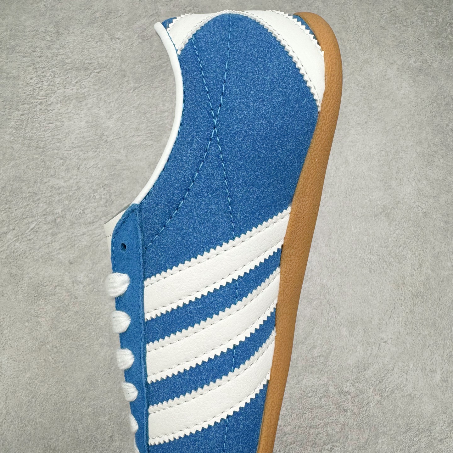 图片[7]-AD Originals Tokyo 东京限定系列复古百搭薄底德训风低帮休闲运动T头鞋 JI0179 ORIGINALS 挖掘复古运动基因，文 将经典与现代完美融合，推出薄底鞋系列，引起潮流趋势。此次COSTS带来的是ADIDAS ORIGINALS TOKYO系列黑白两款百搭配色，鞋款鞋面舒适贴合脚面， 同时采用柔软材质，穿着轻便舒适；中底缓震性能，鞋底有一定弹性，日常穿搭舒适且防滑。尺码：35⅔ 36 36⅔ 37⅓ 38 38⅔ 39⅓ 40 40⅔ 41⅓ 42 42⅔ 43⅓ 44 45-选品中心