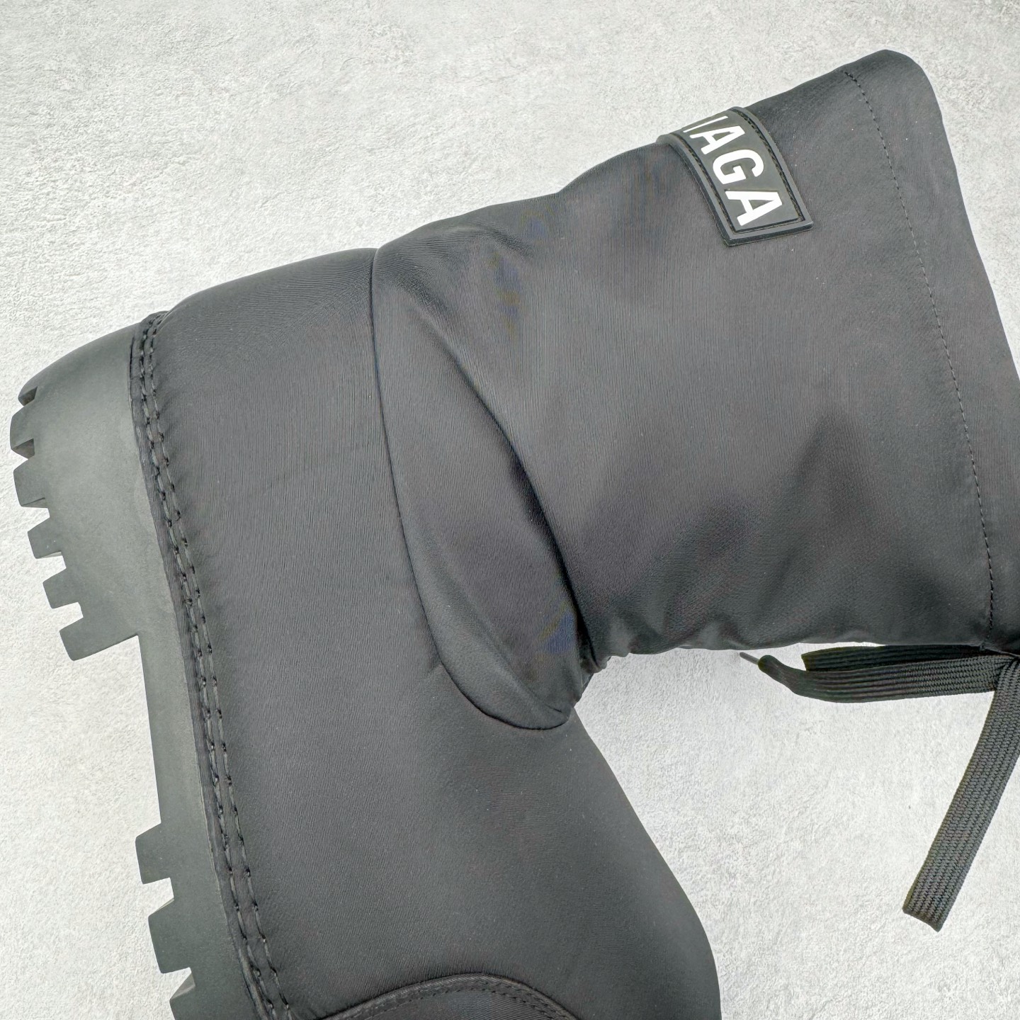 图片[6]-＃GD广顶 Balenciaga FW24 SKIWEAR 巴黎世家圆头套穿雪地靴德比靴鞋 原版购入开发 做货 极致做旧 巴黎世家做旧的款式百分之90都是好看的 这双靴子也不例外 破旧风格 双层材质 外层粗帆布做了磨损和褪色处理 内层做了透气网状里布 比较惊艳的是鞋底和鞋侧橡胶 原版定制进口做旧帆布 原版进口透气网里 原版开模橡胶大底 增高底厚5CM超显大长腿NCC 尺码： 39 40 41 42 43 44 45-选品中心