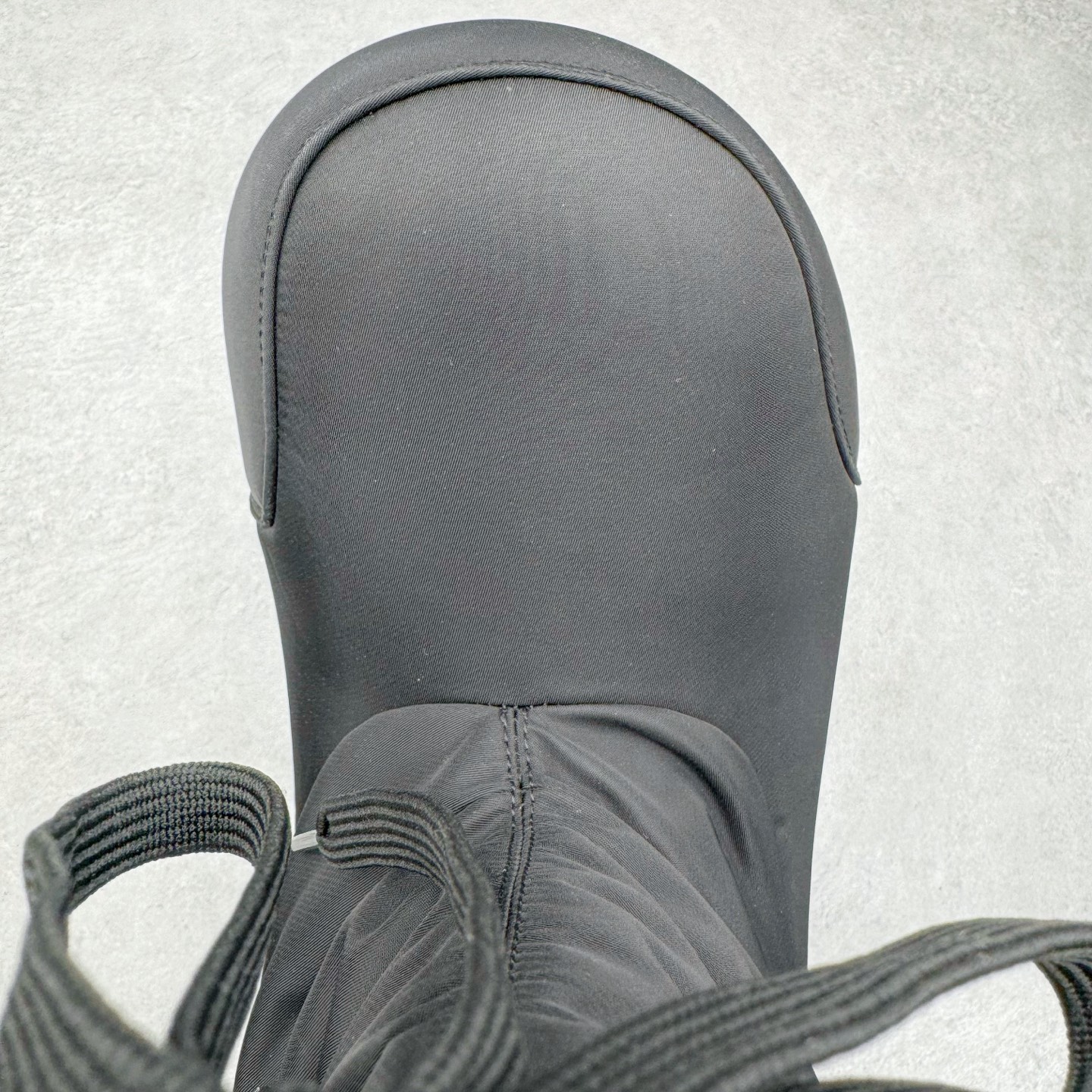 图片[4]-＃GD广顶 Balenciaga FW24 SKIWEAR 巴黎世家圆头套穿雪地靴德比靴鞋 原版购入开发 做货 极致做旧 巴黎世家做旧的款式百分之90都是好看的 这双靴子也不例外 破旧风格 双层材质 外层粗帆布做了磨损和褪色处理 内层做了透气网状里布 比较惊艳的是鞋底和鞋侧橡胶 原版定制进口做旧帆布 原版进口透气网里 原版开模橡胶大底 增高底厚5CM超显大长腿NCC 尺码： 39 40 41 42 43 44 45-选品中心