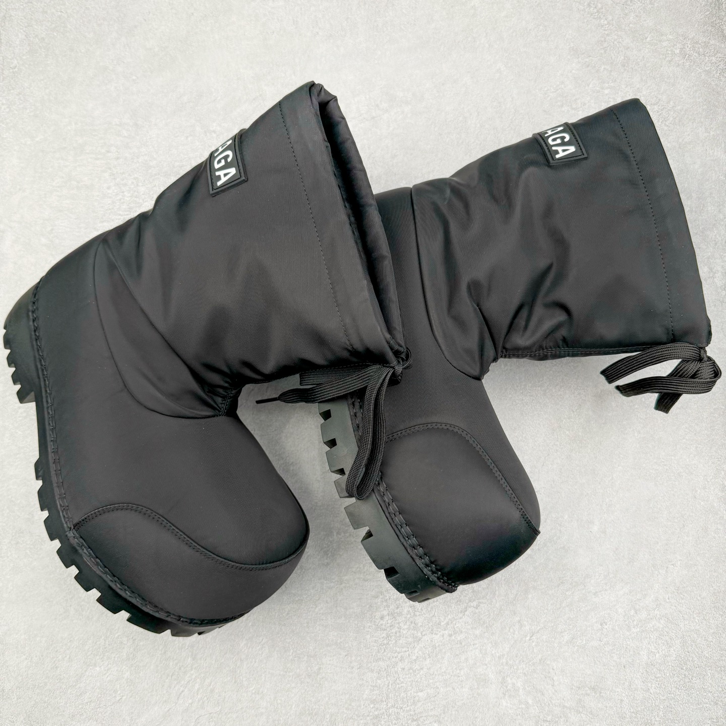 图片[3]-＃GD广顶 Balenciaga FW24 SKIWEAR 巴黎世家圆头套穿雪地靴德比靴鞋 原版购入开发 做货 极致做旧 巴黎世家做旧的款式百分之90都是好看的 这双靴子也不例外 破旧风格 双层材质 外层粗帆布做了磨损和褪色处理 内层做了透气网状里布 比较惊艳的是鞋底和鞋侧橡胶 原版定制进口做旧帆布 原版进口透气网里 原版开模橡胶大底 增高底厚5CM超显大长腿NCC 尺码： 39 40 41 42 43 44 45-选品中心