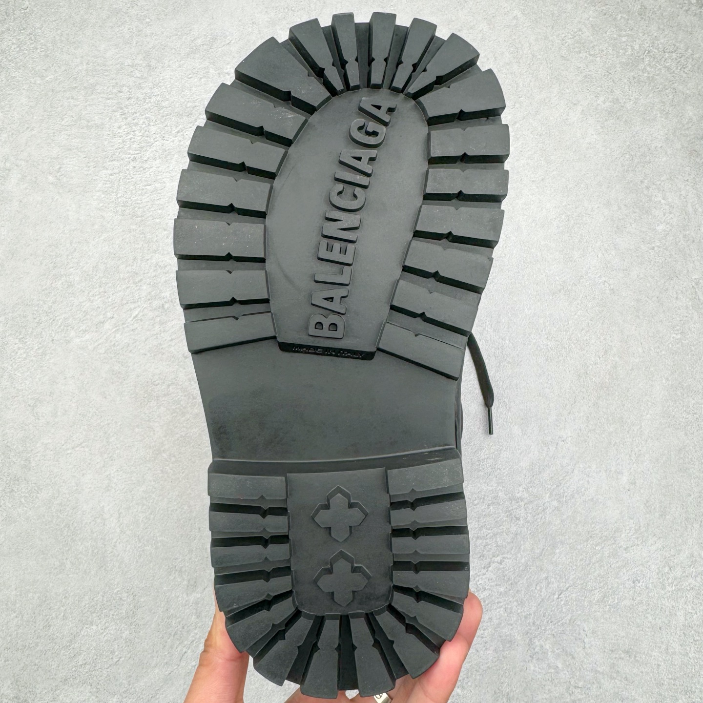 图片[9]-＃GD广顶 Balenciaga FW24 SKIWEAR 巴黎世家圆头套穿雪地靴德比靴鞋 原版购入开发 做货 极致做旧 巴黎世家做旧的款式百分之90都是好看的 这双靴子也不例外 破旧风格 双层材质 外层粗帆布做了磨损和褪色处理 内层做了透气网状里布 比较惊艳的是鞋底和鞋侧橡胶 原版定制进口做旧帆布 原版进口透气网里 原版开模橡胶大底 增高底厚5CM超显大长腿NCC 尺码： 39 40 41 42 43 44 45-选品中心