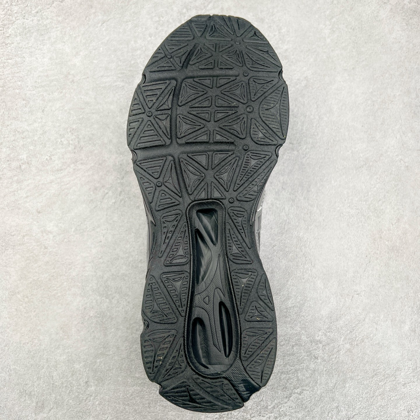 图片[9]-Mizuno Speed 2K 美津浓复古厚底织物合成革防滑耐磨透气低帮休闲跑步鞋 美津浓（Mizuno）是日本美津浓株式会社于1906年创立的运动品牌，经过一个多世纪的不断努力现已成为世界著名的运动器具、服装和鞋类生产商。美津浓力求服务于各类运动项目，并竭力使运动生活更加愉快和振奋。产品种类齐全，覆盖几乎全部主要运动项目，达到30万多个品类。尺码：36 36.5 37.5 38 38.5 39 40 40.5 41 42 42.5 43 44 44.5 45-选品中心