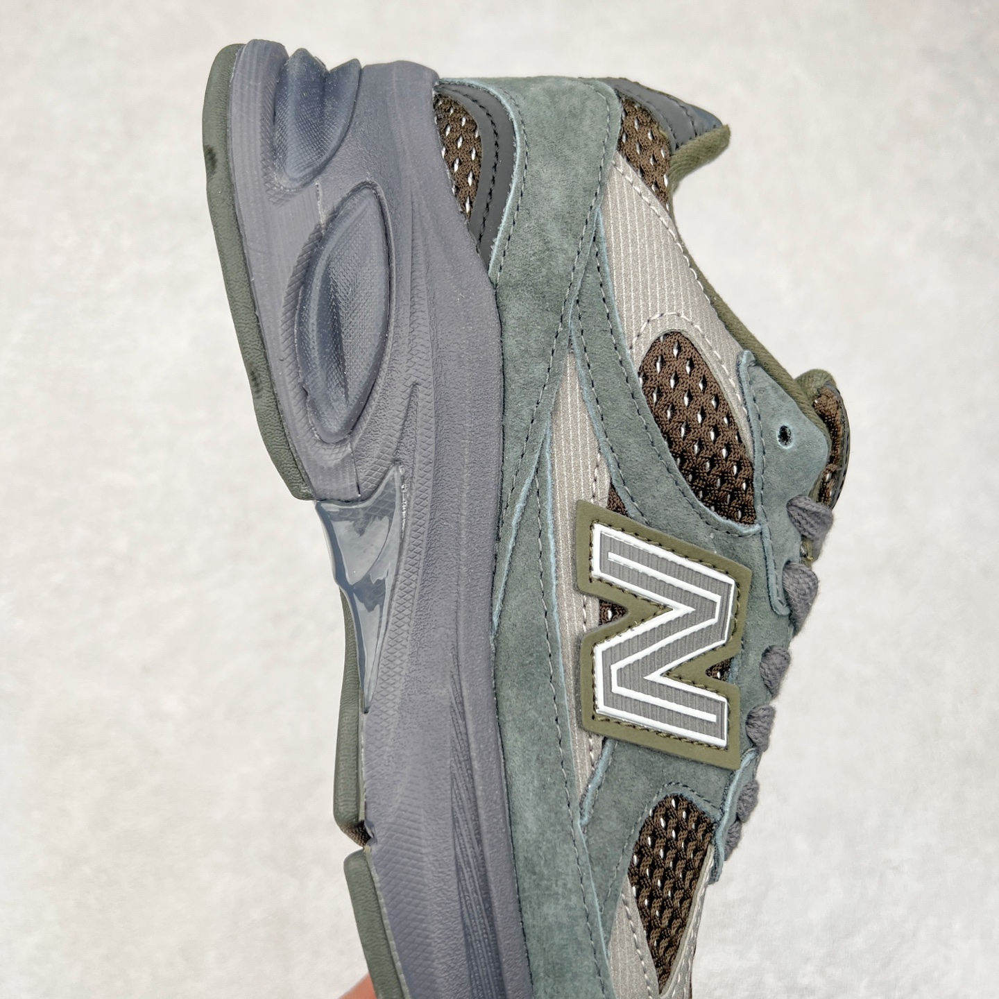 图片[6]-New Balance NB2010系列新百伦经典复古休闲运动板鞋 以ENCAP中底配以升级版 N-ERGY缓震物料 鞋面则采用特色的柔软麂皮搭以NewBalance经典的尼龙网布 低调中还原跑鞋本真 更年轻化的设计理念与材质 让新世代青年得以用全新视角体验经典鞋款的传奇魅力 货号：U2010NB13731 尺码：36 37 37.5 38 38.5 39.5 40 40.5 41.5 42 42.5 43 44-选品中心