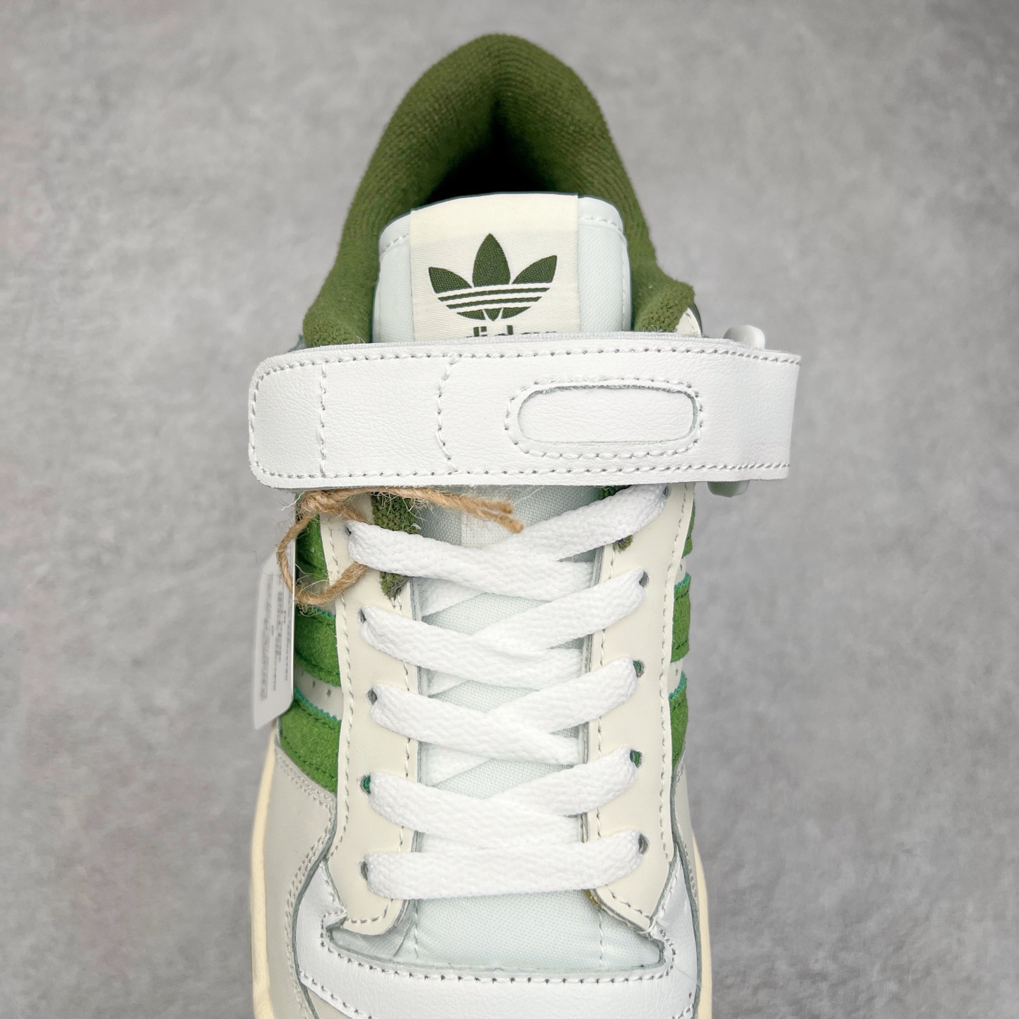 图片[5]-＃特价福利 AD Forum 84 Low OG 低帮百搭潮流休闲运动板鞋 以复古篮球鞋的外形为基础 采用皮革拼接 简约百搭 更加贴合舒适 中底内侧网格造型起到点睛之笔 外底橡胶 更显复古 尺码：36 36.5 37.5 38 38.5 39 40 40.5 41 42 42.5 43 44 44.5 45-选品中心