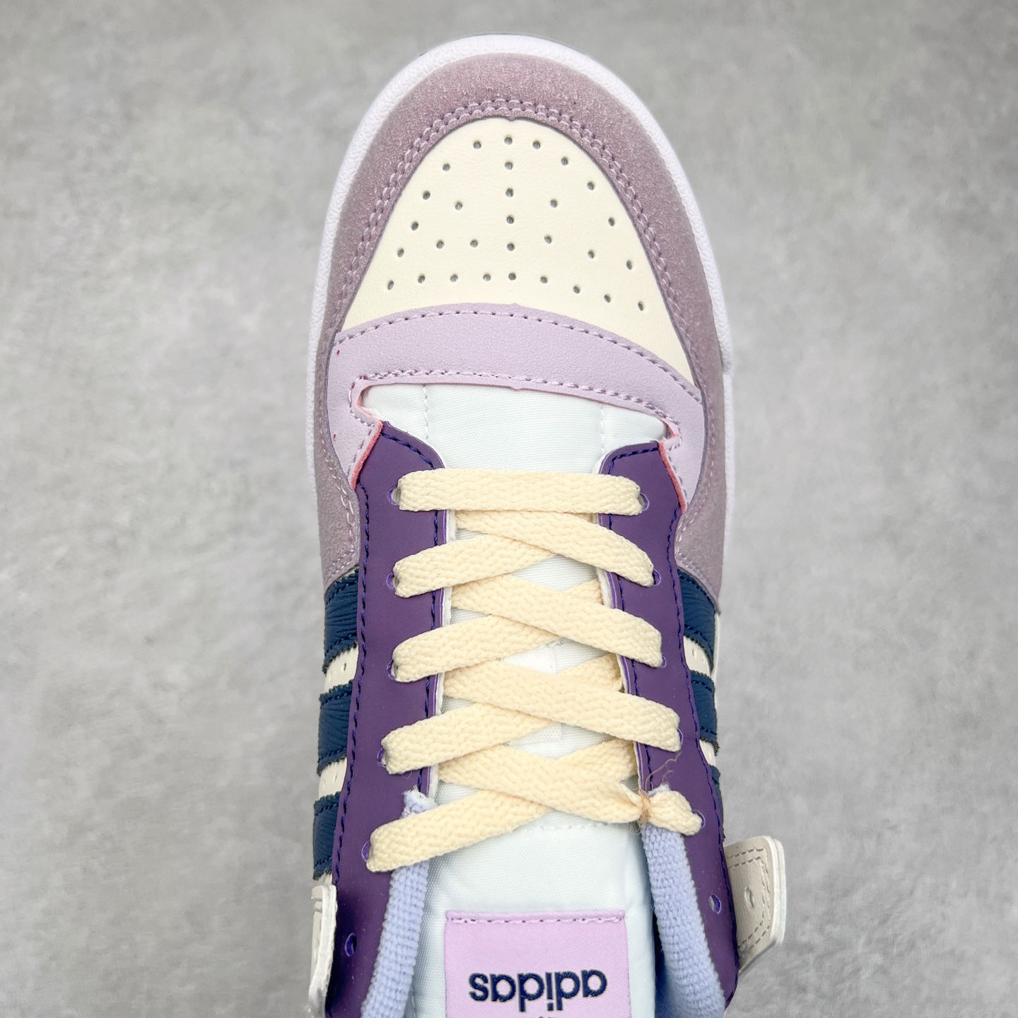 图片[4]-＃特价福利 AD Forum 84 Low OG 低帮百搭潮流休闲运动板鞋 以复古篮球鞋的外形为基础 采用皮革拼接 简约百搭 更加贴合舒适 中底内侧网格造型起到点睛之笔 外底橡胶 更显复古 尺码：36 36.5 37.5 38 38.5 39 40 40.5 41 42 42.5 43 44 44.5 45-选品中心