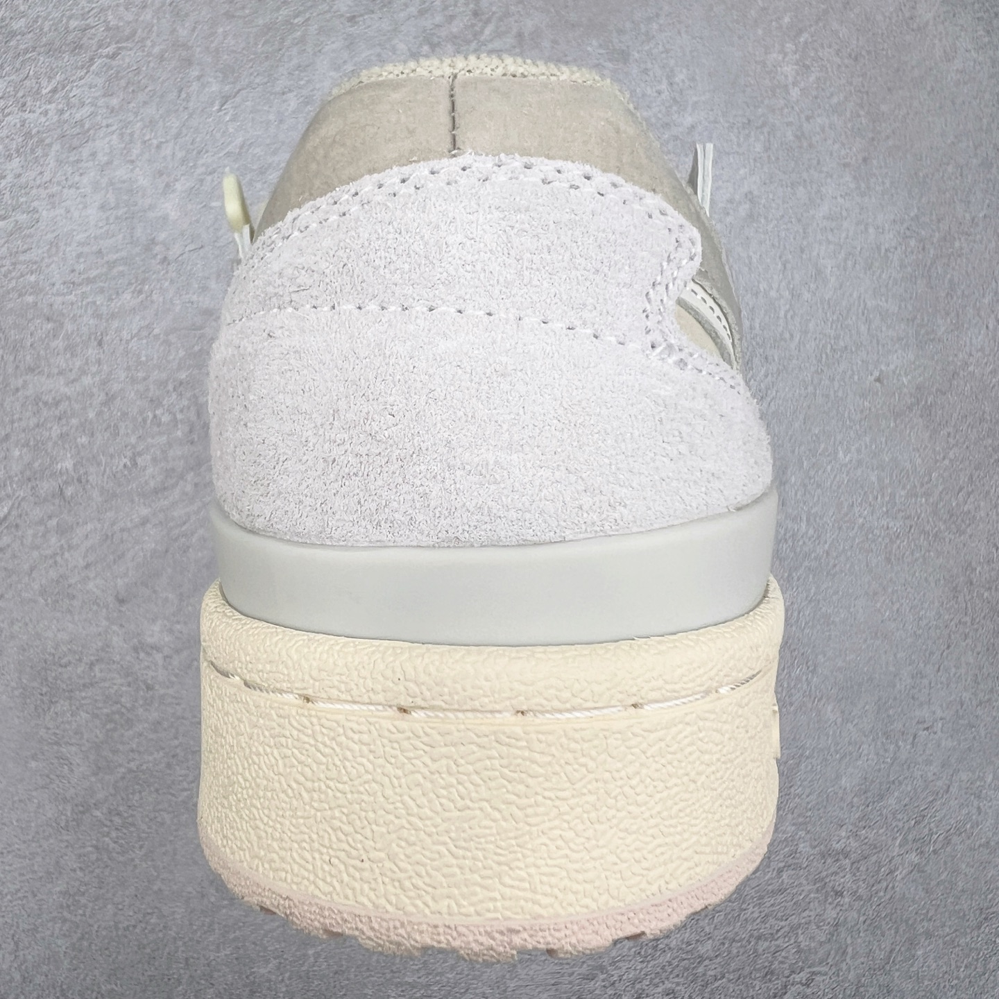 图片[8]-＃特价福利 AD Forum 84 Low OG 低帮百搭潮流休闲运动板鞋 以复古篮球鞋的外形为基础 采用皮革拼接 简约百搭 更加贴合舒适 中底内侧网格造型起到点睛之笔 外底橡胶 更显复古 尺码：36 36.5 37.5 38 38.5 39 40 40.5 41 42 42.5 43 44 44.5 45-选品中心