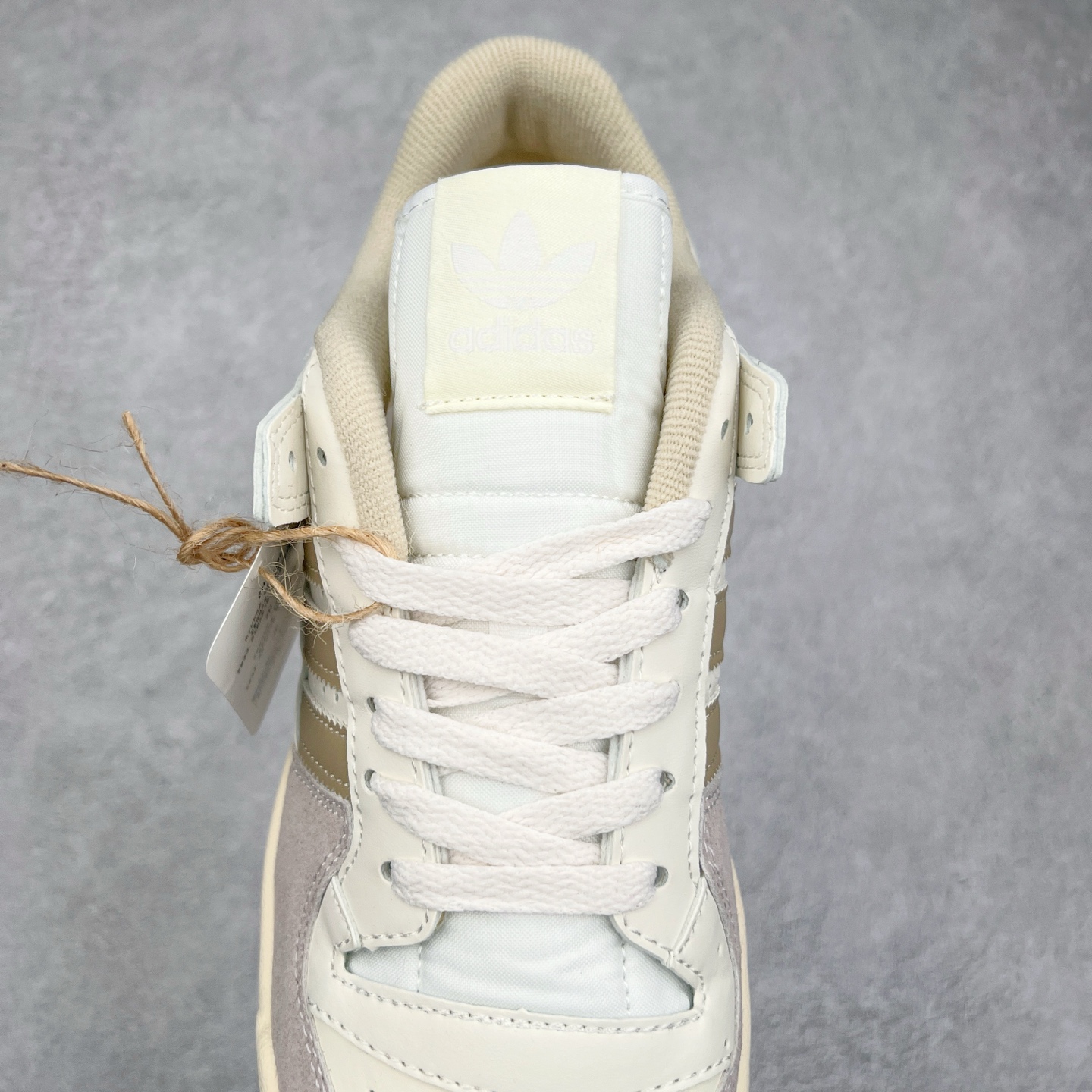 图片[5]-＃特价福利 AD Forum 84 Low OG 低帮百搭潮流休闲运动板鞋 以复古篮球鞋的外形为基础 采用皮革拼接 简约百搭 更加贴合舒适 中底内侧网格造型起到点睛之笔 外底橡胶 更显复古 尺码：36 36.5 37.5 38 38.5 39 40 40.5 41 42 42.5 43 44 44.5 45-选品中心