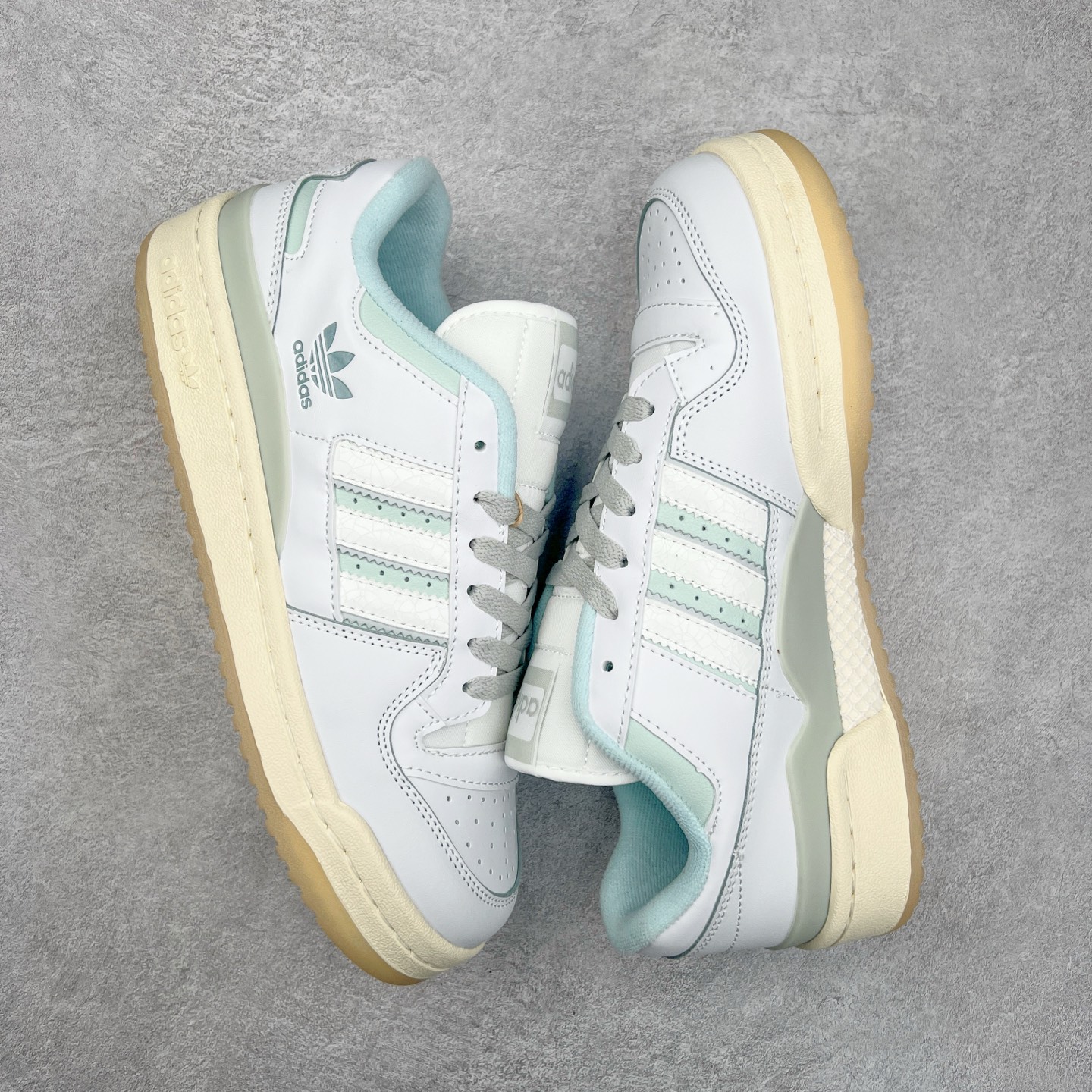 图片[3]-＃特价福利 AD Forum 84 Low OG 低帮百搭潮流休闲运动板鞋 以复古篮球鞋的外形为基础 采用皮革拼接 简约百搭 更加贴合舒适 中底内侧网格造型起到点睛之笔 外底橡胶 更显复古 尺码：36 36.5 37.5 38 38.5 39 40 40.5 41 42 42.5 43 44 44.5 45-选品中心