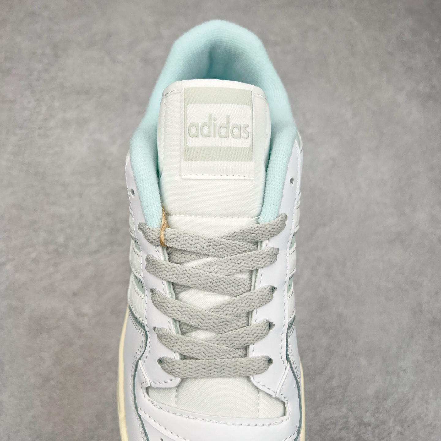 图片[5]-＃特价福利 AD Forum 84 Low OG 低帮百搭潮流休闲运动板鞋 以复古篮球鞋的外形为基础 采用皮革拼接 简约百搭 更加贴合舒适 中底内侧网格造型起到点睛之笔 外底橡胶 更显复古 尺码：36 36.5 37.5 38 38.5 39 40 40.5 41 42 42.5 43 44 44.5 45-选品中心