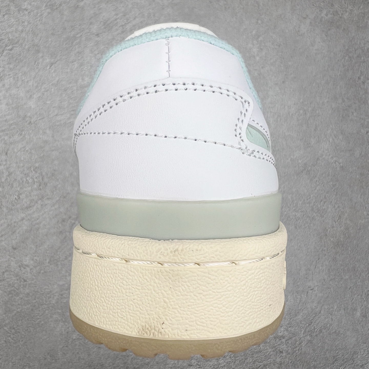 图片[8]-＃特价福利 AD Forum 84 Low OG 低帮百搭潮流休闲运动板鞋 以复古篮球鞋的外形为基础 采用皮革拼接 简约百搭 更加贴合舒适 中底内侧网格造型起到点睛之笔 外底橡胶 更显复古 尺码：36 36.5 37.5 38 38.5 39 40 40.5 41 42 42.5 43 44 44.5 45-选品中心