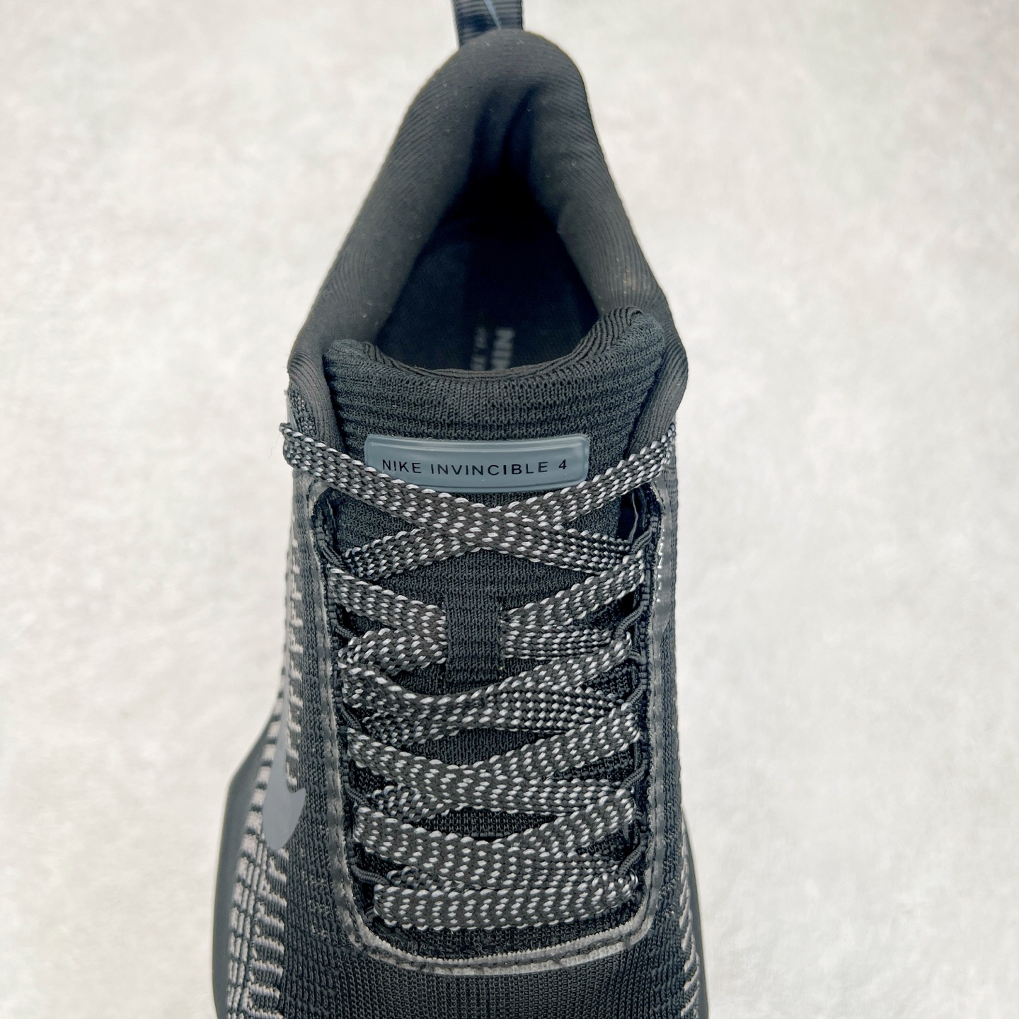 图片[5]-NK ZoomX Invincible Run Flyknit FK3 不可战胜3代系列轻量飞织低帮休闲运动慢跑鞋 此鞋专为短跑运动员而生，是为 5 至 10 公里距离的赛事和训练打造。整体设计采用流线型的轻质工程网眼材质构成鞋面，并与其他 Running 旗舰鞋款同样搭载全脚掌 ZoomX 缓冲中底，搭配 Pebax 物料与橡胶外底。ZoomX StreakFly 首发配色以“Prototype”呈现，其灵感是来自开发期间的磨损测试，透过编号的标记与内侧的预期跑步距离突出研发过程。尺码：36 36.5 37.5 38 38.5 39 40 40.5 41 42 42.5 43 44 44.5 45-选品中心