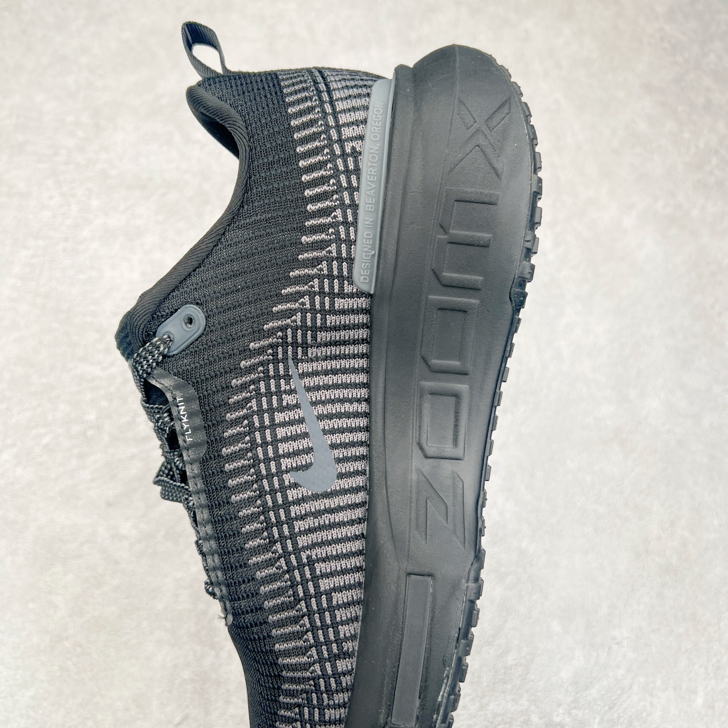 图片[7]-NK ZoomX Invincible Run Flyknit FK3 不可战胜3代系列轻量飞织低帮休闲运动慢跑鞋 此鞋专为短跑运动员而生，是为 5 至 10 公里距离的赛事和训练打造。整体设计采用流线型的轻质工程网眼材质构成鞋面，并与其他 Running 旗舰鞋款同样搭载全脚掌 ZoomX 缓冲中底，搭配 Pebax 物料与橡胶外底。ZoomX StreakFly 首发配色以“Prototype”呈现，其灵感是来自开发期间的磨损测试，透过编号的标记与内侧的预期跑步距离突出研发过程。尺码：36 36.5 37.5 38 38.5 39 40 40.5 41 42 42.5 43 44 44.5 45-选品中心