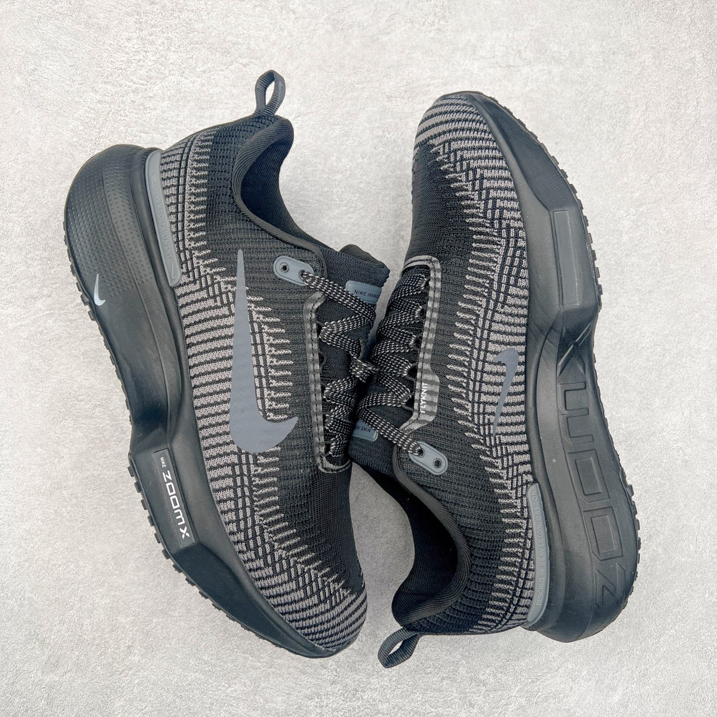 图片[3]-NK ZoomX Invincible Run Flyknit FK3 不可战胜3代系列轻量飞织低帮休闲运动慢跑鞋 此鞋专为短跑运动员而生，是为 5 至 10 公里距离的赛事和训练打造。整体设计采用流线型的轻质工程网眼材质构成鞋面，并与其他 Running 旗舰鞋款同样搭载全脚掌 ZoomX 缓冲中底，搭配 Pebax 物料与橡胶外底。ZoomX StreakFly 首发配色以“Prototype”呈现，其灵感是来自开发期间的磨损测试，透过编号的标记与内侧的预期跑步距离突出研发过程。尺码：36 36.5 37.5 38 38.5 39 40 40.5 41 42 42.5 43 44 44.5 45-选品中心