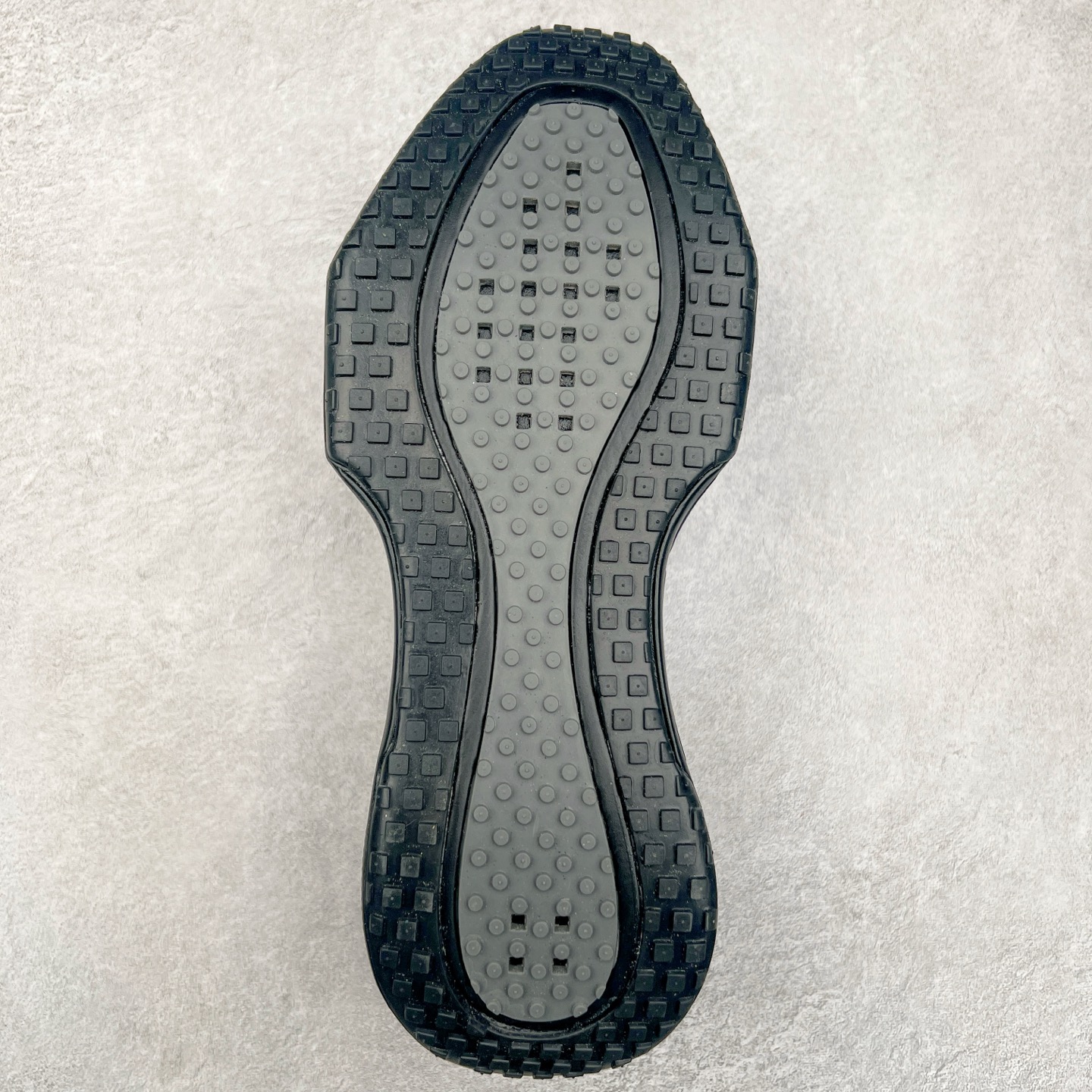 图片[9]-NK ZoomX Invincible Run Flyknit FK3 不可战胜3代系列轻量飞织低帮休闲运动慢跑鞋 此鞋专为短跑运动员而生，是为 5 至 10 公里距离的赛事和训练打造。整体设计采用流线型的轻质工程网眼材质构成鞋面，并与其他 Running 旗舰鞋款同样搭载全脚掌 ZoomX 缓冲中底，搭配 Pebax 物料与橡胶外底。ZoomX StreakFly 首发配色以“Prototype”呈现，其灵感是来自开发期间的磨损测试，透过编号的标记与内侧的预期跑步距离突出研发过程。尺码：36 36.5 37.5 38 38.5 39 40 40.5 41 42 42.5 43 44 44.5 45-选品中心