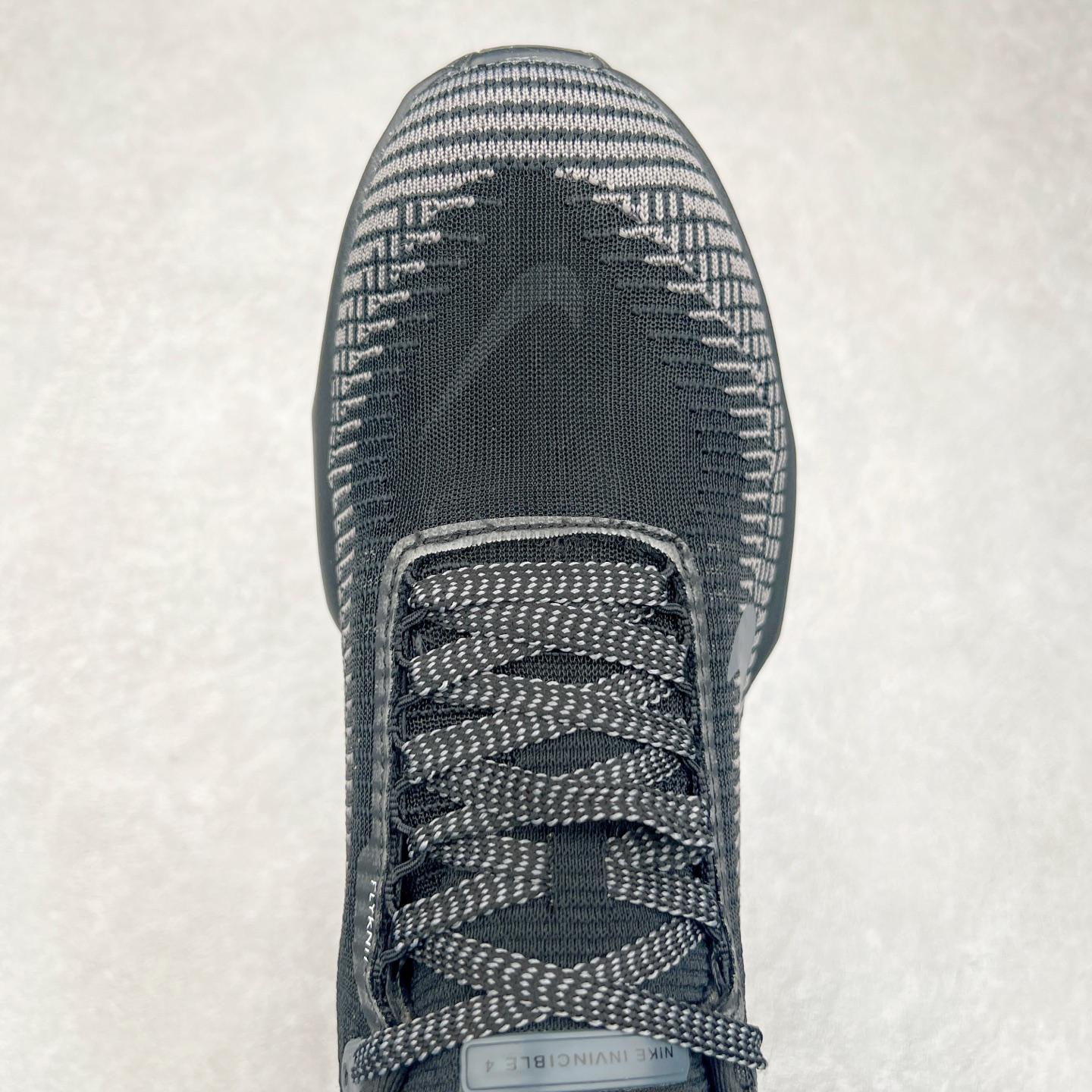 图片[4]-NK ZoomX Invincible Run Flyknit FK3 不可战胜3代系列轻量飞织低帮休闲运动慢跑鞋 此鞋专为短跑运动员而生，是为 5 至 10 公里距离的赛事和训练打造。整体设计采用流线型的轻质工程网眼材质构成鞋面，并与其他 Running 旗舰鞋款同样搭载全脚掌 ZoomX 缓冲中底，搭配 Pebax 物料与橡胶外底。ZoomX StreakFly 首发配色以“Prototype”呈现，其灵感是来自开发期间的磨损测试，透过编号的标记与内侧的预期跑步距离突出研发过程。尺码：36 36.5 37.5 38 38.5 39 40 40.5 41 42 42.5 43 44 44.5 45-选品中心