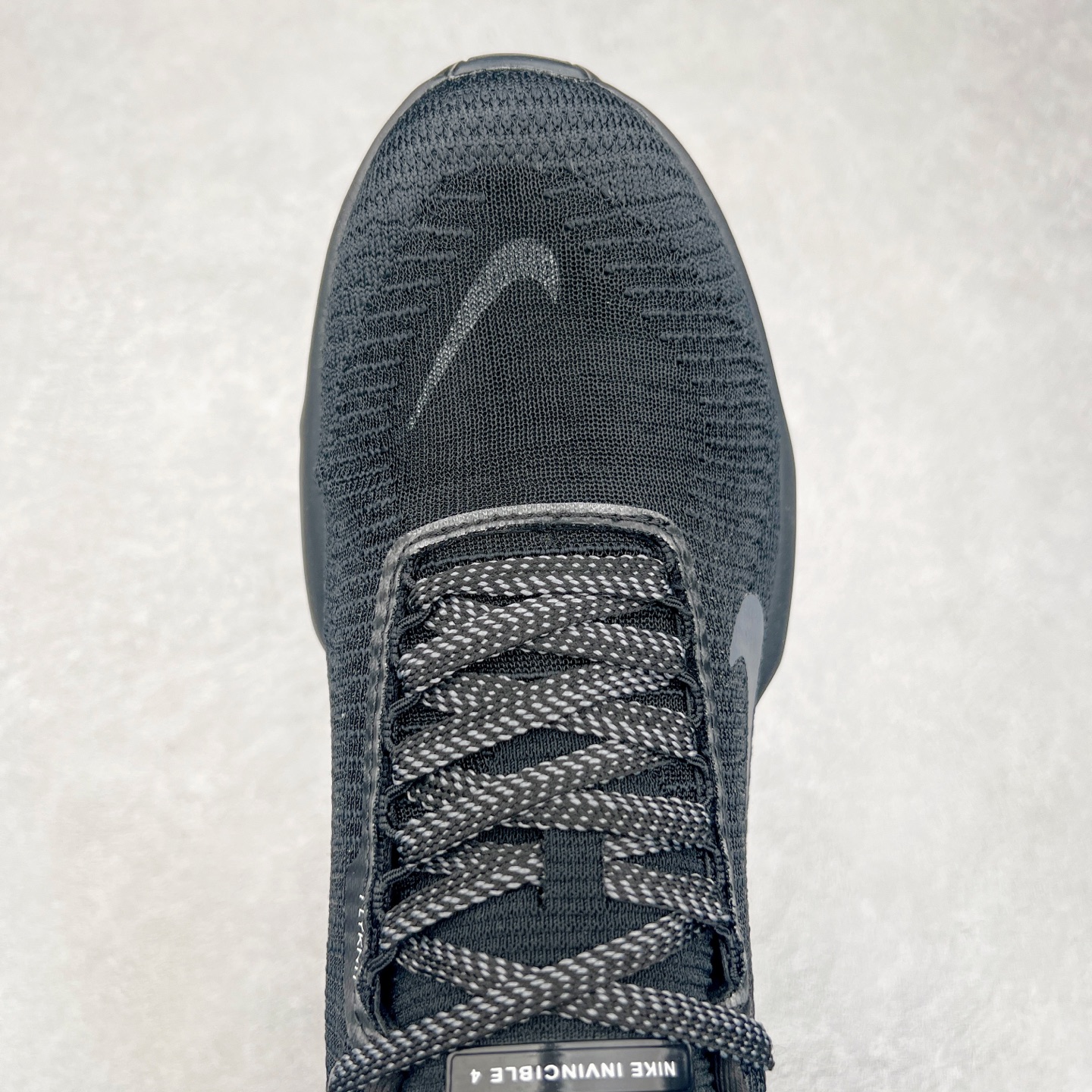 图片[4]-NK ZoomX Invincible Run Flyknit FK3 不可战胜3代系列轻量飞织低帮休闲运动慢跑鞋 此鞋专为短跑运动员而生，是为 5 至 10 公里距离的赛事和训练打造。整体设计采用流线型的轻质工程网眼材质构成鞋面，并与其他 Running 旗舰鞋款同样搭载全脚掌 ZoomX 缓冲中底，搭配 Pebax 物料与橡胶外底。ZoomX StreakFly 首发配色以“Prototype”呈现，其灵感是来自开发期间的磨损测试，透过编号的标记与内侧的预期跑步距离突出研发过程。尺码：36 36.5 37.5 38 38.5 39 40 40.5 41 42 42.5 43 44 44.5 45-选品中心