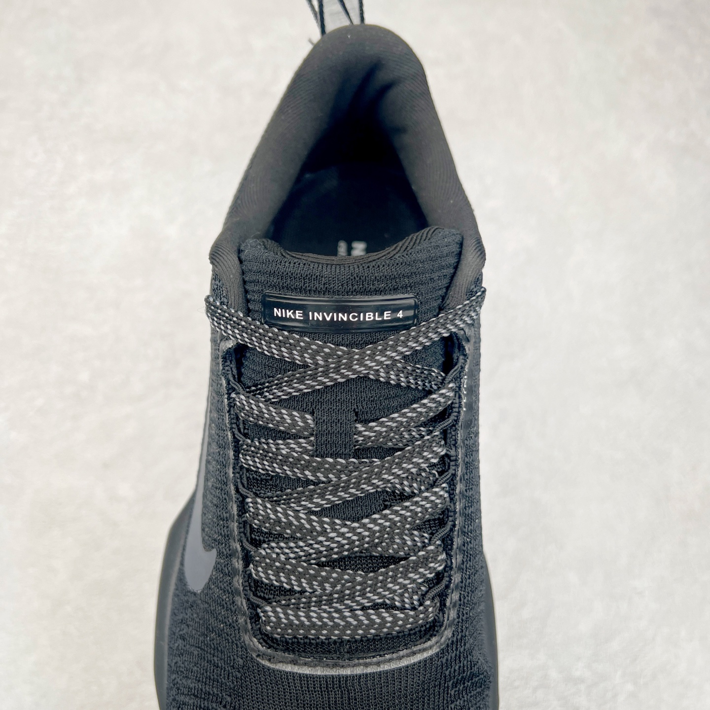 图片[5]-NK ZoomX Invincible Run Flyknit FK3 不可战胜3代系列轻量飞织低帮休闲运动慢跑鞋 此鞋专为短跑运动员而生，是为 5 至 10 公里距离的赛事和训练打造。整体设计采用流线型的轻质工程网眼材质构成鞋面，并与其他 Running 旗舰鞋款同样搭载全脚掌 ZoomX 缓冲中底，搭配 Pebax 物料与橡胶外底。ZoomX StreakFly 首发配色以“Prototype”呈现，其灵感是来自开发期间的磨损测试，透过编号的标记与内侧的预期跑步距离突出研发过程。尺码：36 36.5 37.5 38 38.5 39 40 40.5 41 42 42.5 43 44 44.5 45-选品中心