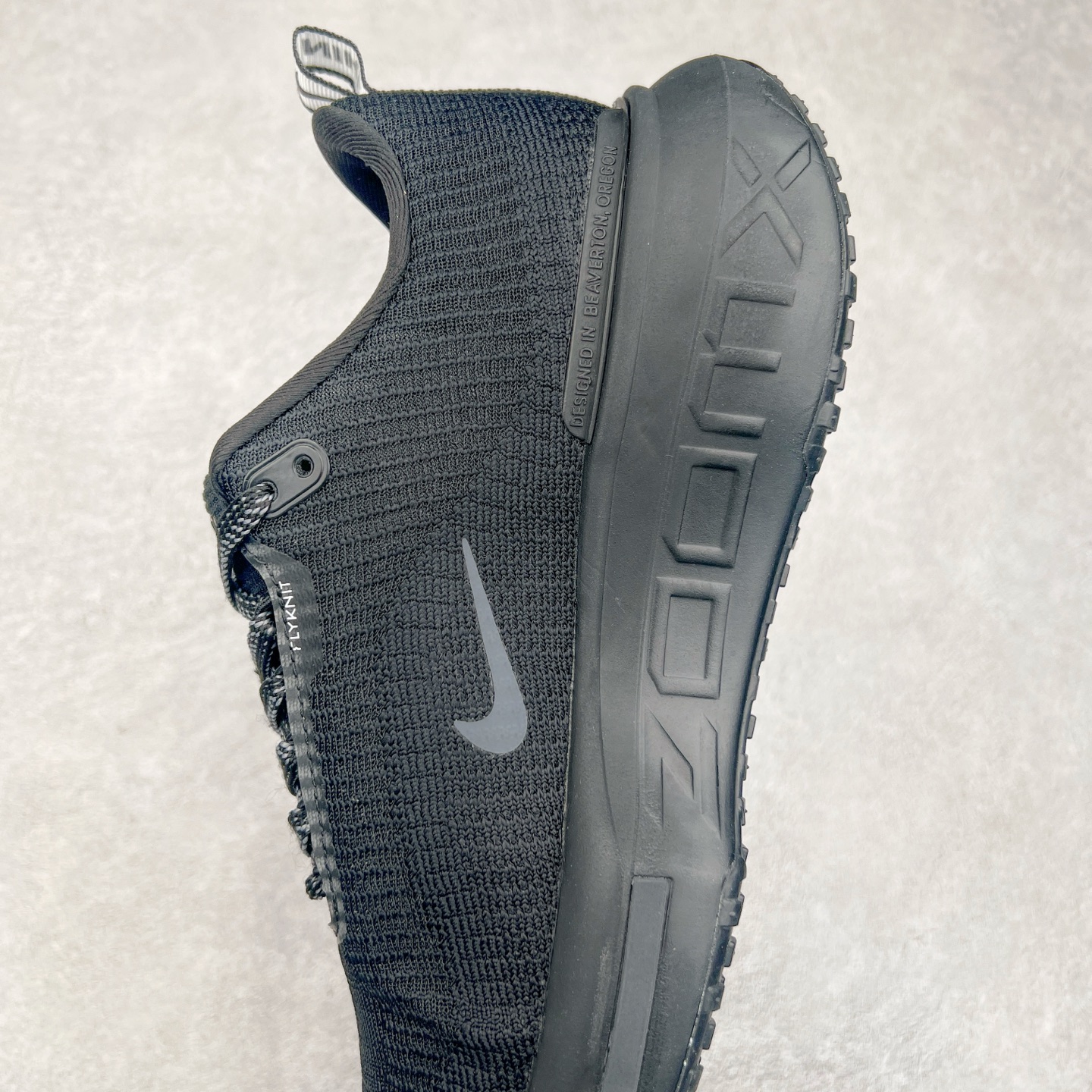 图片[7]-NK ZoomX Invincible Run Flyknit FK3 不可战胜3代系列轻量飞织低帮休闲运动慢跑鞋 此鞋专为短跑运动员而生，是为 5 至 10 公里距离的赛事和训练打造。整体设计采用流线型的轻质工程网眼材质构成鞋面，并与其他 Running 旗舰鞋款同样搭载全脚掌 ZoomX 缓冲中底，搭配 Pebax 物料与橡胶外底。ZoomX StreakFly 首发配色以“Prototype”呈现，其灵感是来自开发期间的磨损测试，透过编号的标记与内侧的预期跑步距离突出研发过程。尺码：36 36.5 37.5 38 38.5 39 40 40.5 41 42 42.5 43 44 44.5 45-选品中心