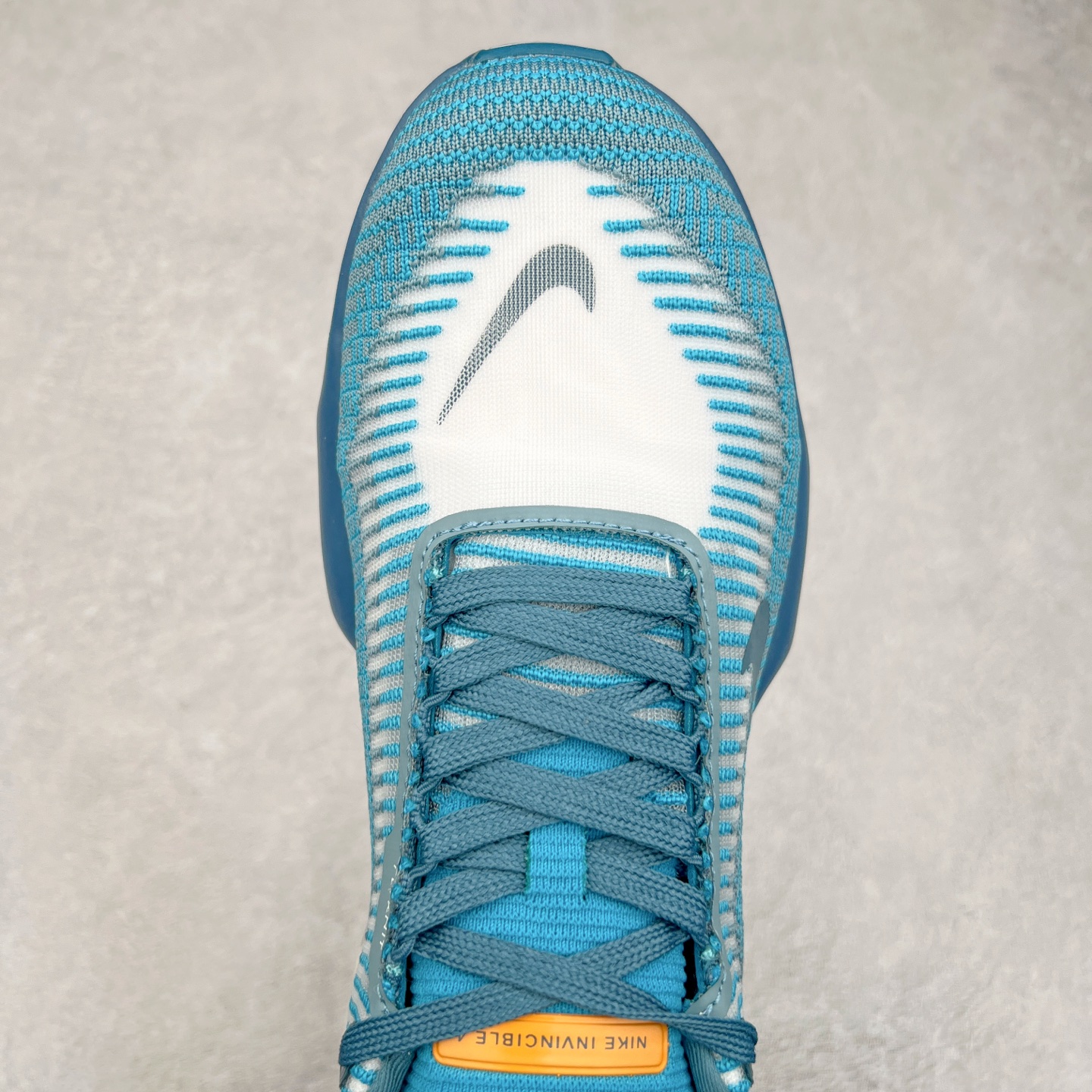 图片[4]-NK ZoomX Invincible Run Flyknit FK3 不可战胜3代系列轻量飞织低帮休闲运动慢跑鞋 此鞋专为短跑运动员而生，是为 5 至 10 公里距离的赛事和训练打造。整体设计采用流线型的轻质工程网眼材质构成鞋面，并与其他 Running 旗舰鞋款同样搭载全脚掌 ZoomX 缓冲中底，搭配 Pebax 物料与橡胶外底。ZoomX StreakFly 首发配色以“Prototype”呈现，其灵感是来自开发期间的磨损测试，透过编号的标记与内侧的预期跑步距离突出研发过程。尺码：36 36.5 37.5 38 38.5 39 40 40.5 41 42 42.5 43 44 44.5 45-选品中心