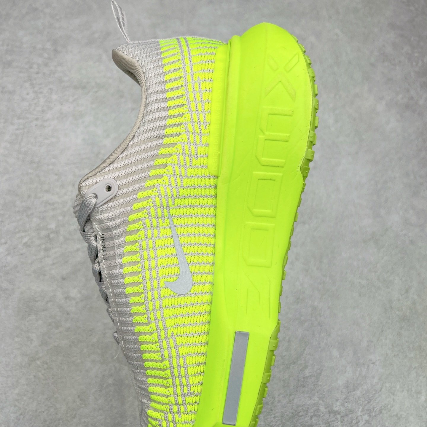 图片[7]-NK ZoomX Invincible Run Flyknit FK3 不可战胜3代系列轻量飞织低帮休闲运动慢跑鞋 此鞋专为短跑运动员而生，是为 5 至 10 公里距离的赛事和训练打造。整体设计采用流线型的轻质工程网眼材质构成鞋面，并与其他 Running 旗舰鞋款同样搭载全脚掌 ZoomX 缓冲中底，搭配 Pebax 物料与橡胶外底。ZoomX StreakFly 首发配色以“Prototype”呈现，其灵感是来自开发期间的磨损测试，透过编号的标记与内侧的预期跑步距离突出研发过程。尺码：36 36.5 37.5 38 38.5 39 40 40.5 41 42 42.5 43 44 44.5 45-选品中心